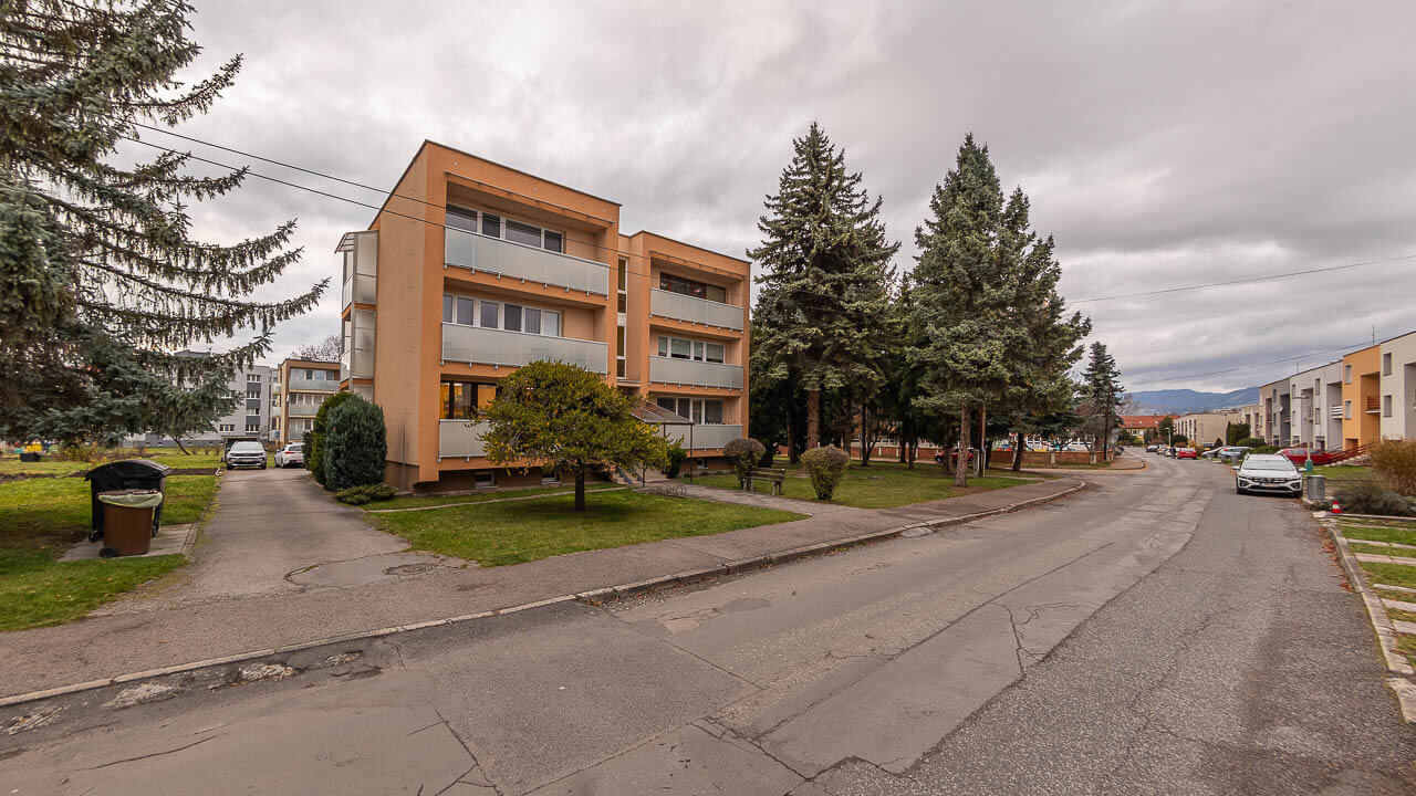 Veľký 2-izbový byt s dvomi balkónmi v krásnom prostredí – Palúdzka, Liptovský Mikuláš