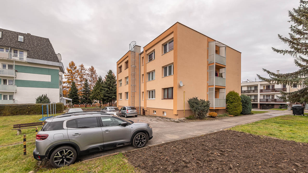 Veľký 2-izbový byt s dvomi balkónmi v krásnom prostredí – Palúdzka, Liptovský Mikuláš