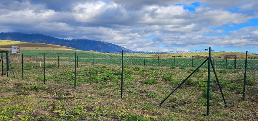 Slnečný stavebný pozemok s výhľadom na Tatry – Liptov