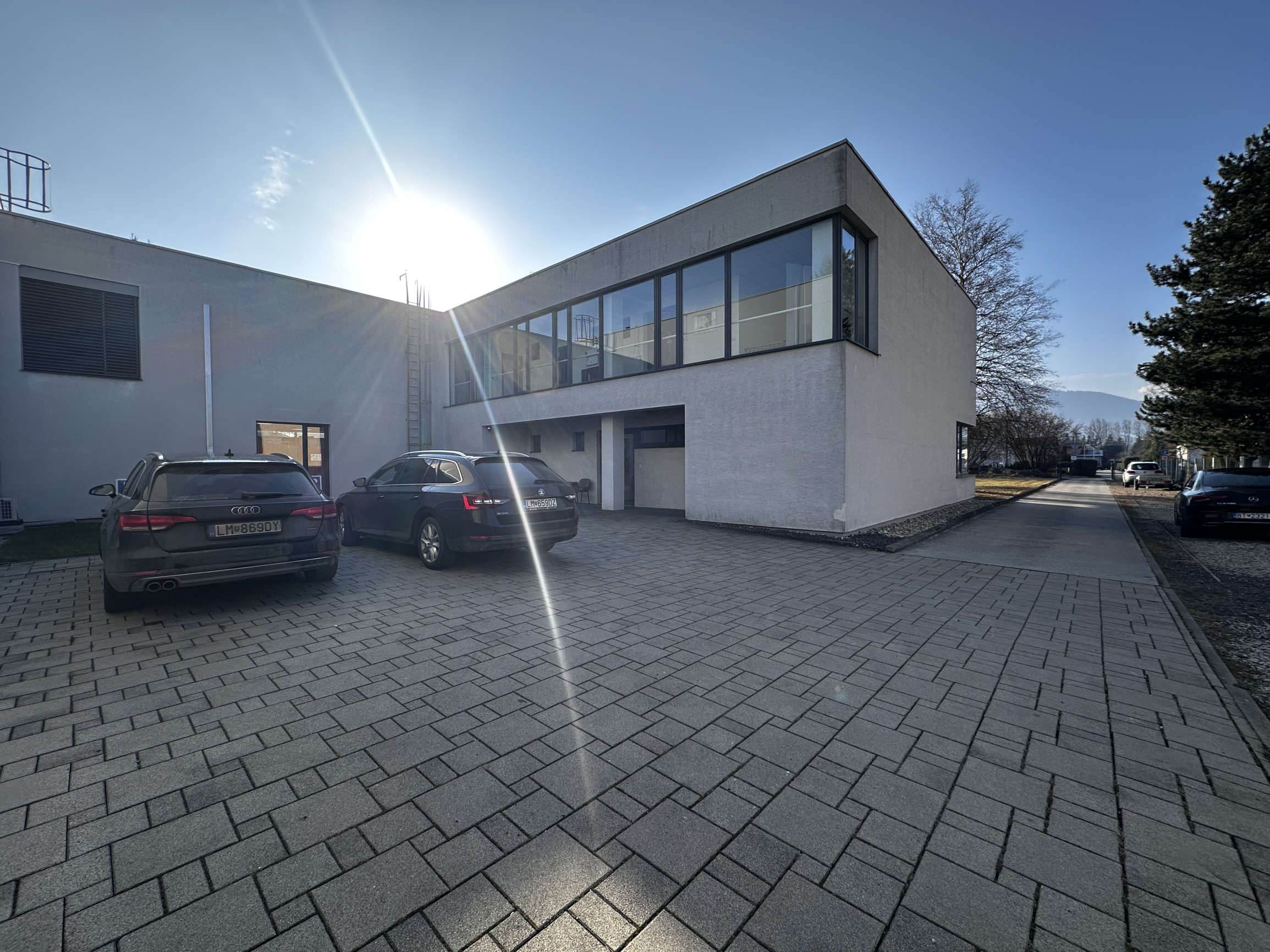 Prenájom haly 200 m² s možnosťou rozšírenia – Residence Real