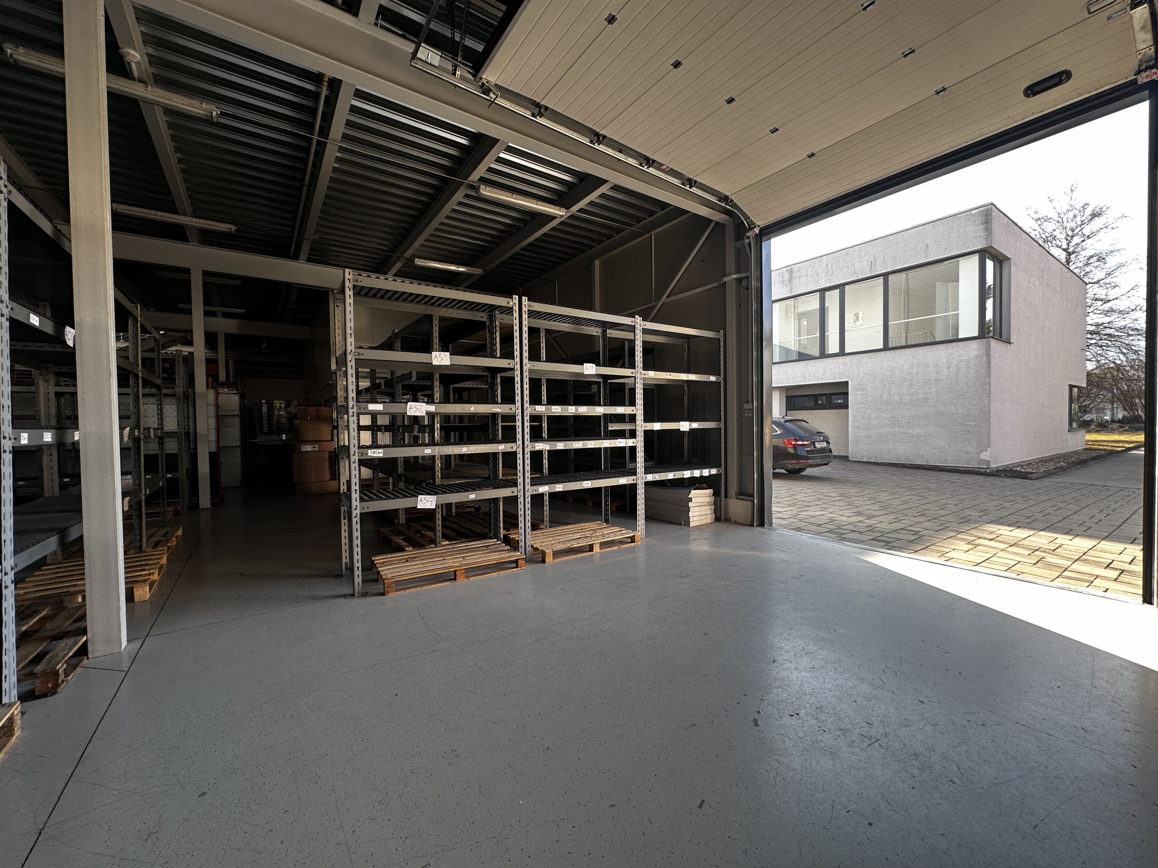 Prenájom haly 200 m² s možnosťou rozšírenia – Residence Real