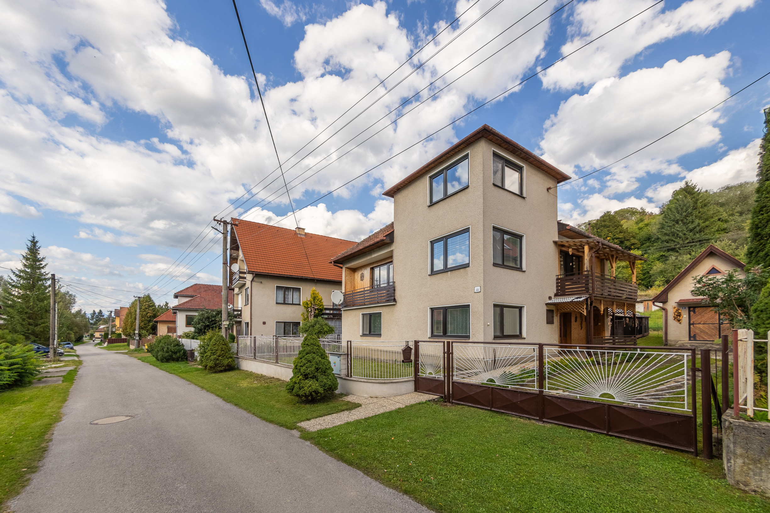 Rodinný dom na predaj v tichej lokalite – Svätý Kríž