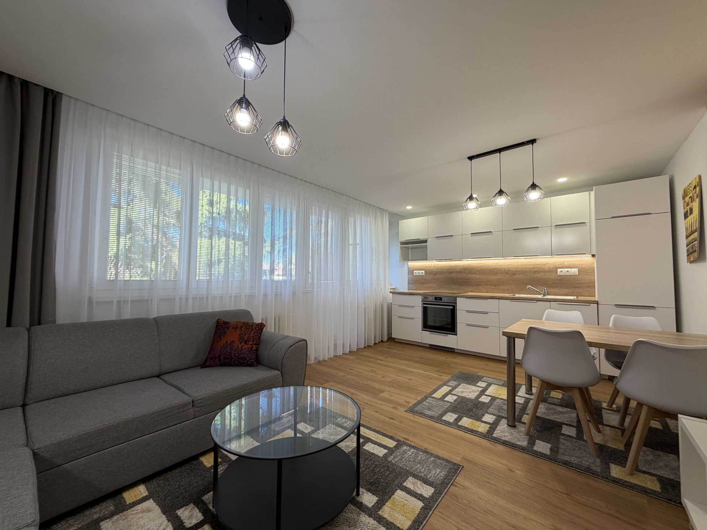 Na prenájom 3- izbový byt s garážou