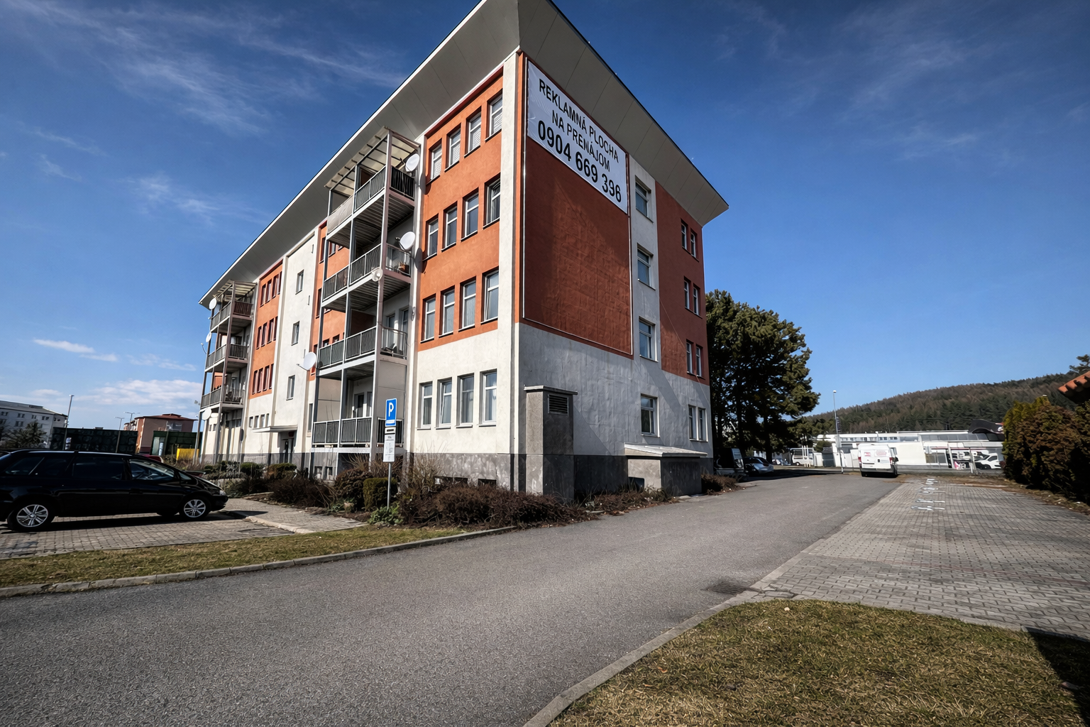 Prenájom Útulný 2-izbový byt s balkónom a parkovacím miestom