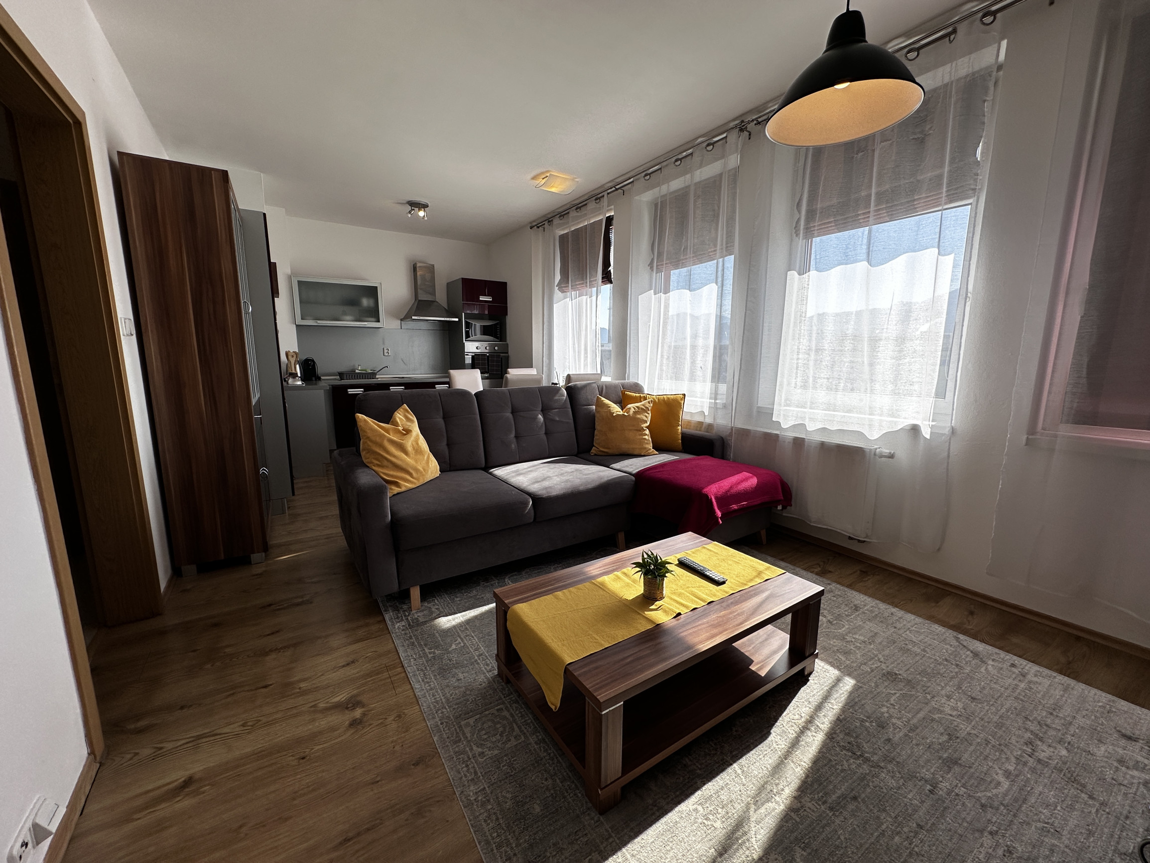 Prenájom Útulný 2-izbový byt s balkónom a parkovacím miestom