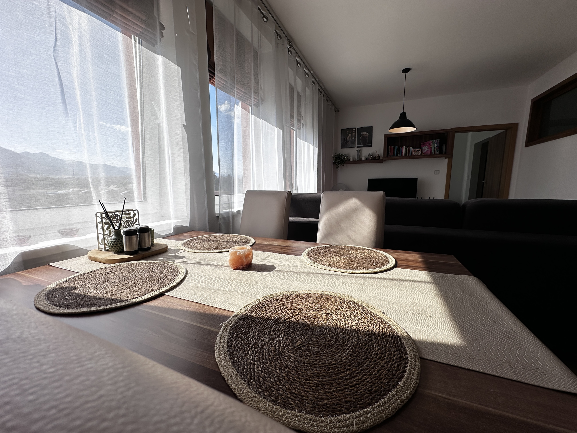 Prenájom Útulný 2-izbový byt s balkónom a parkovacím miestom