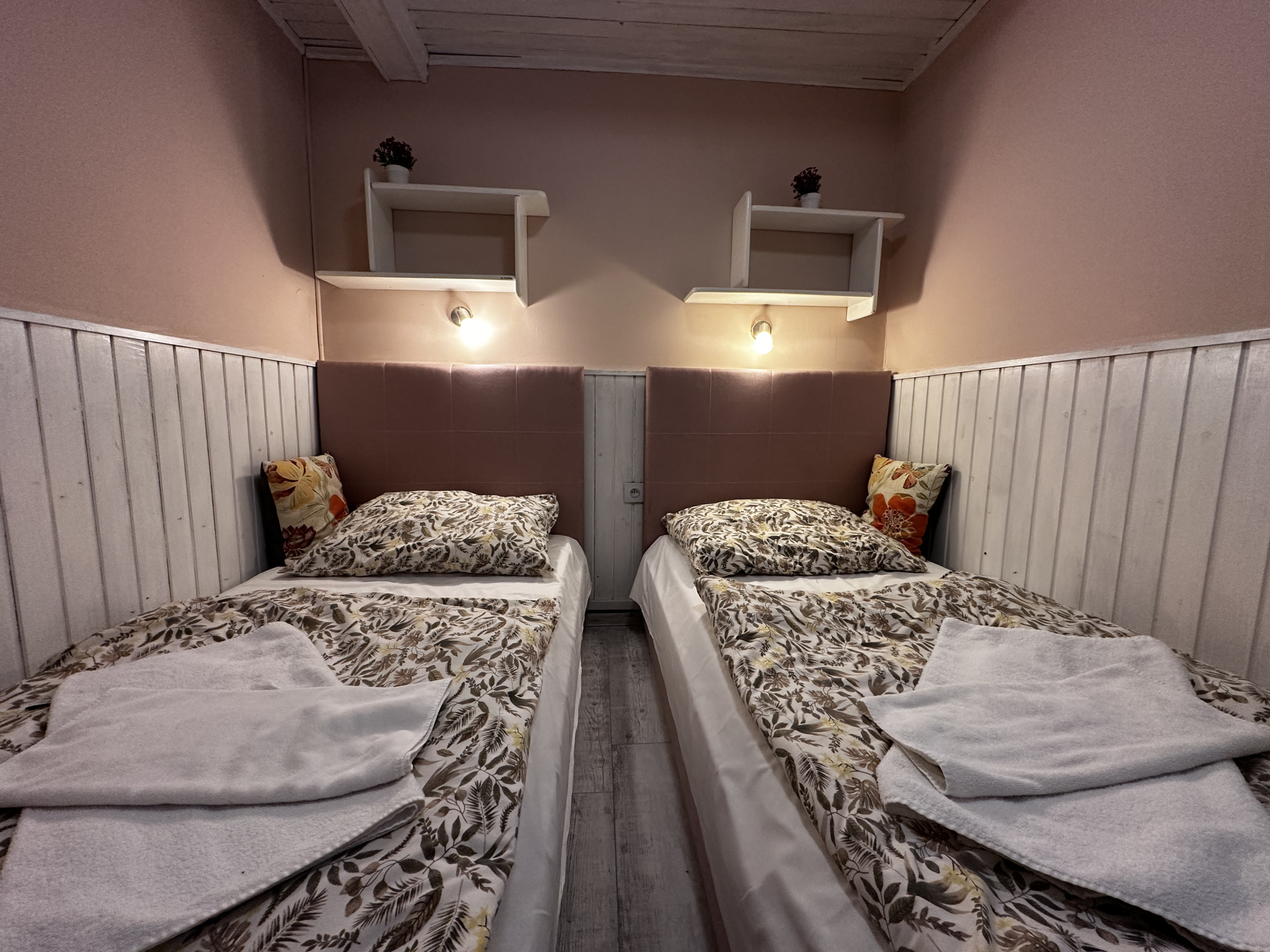 Chatka pri zjazdovke v Jasnej + 2 parkovacie miesta