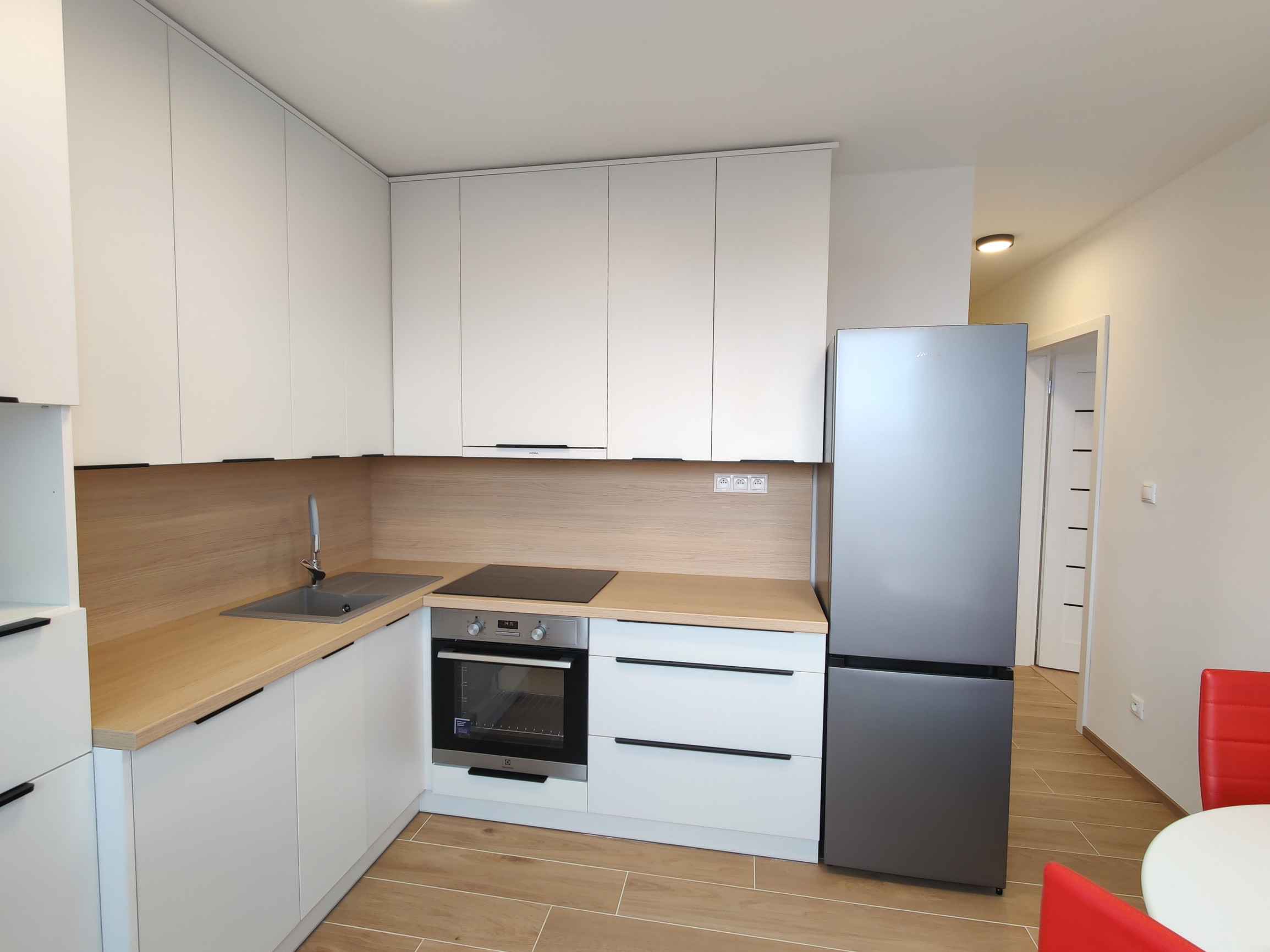 Moderný 1-izbový byt na prenájom,  Nábrežie 4. apríla