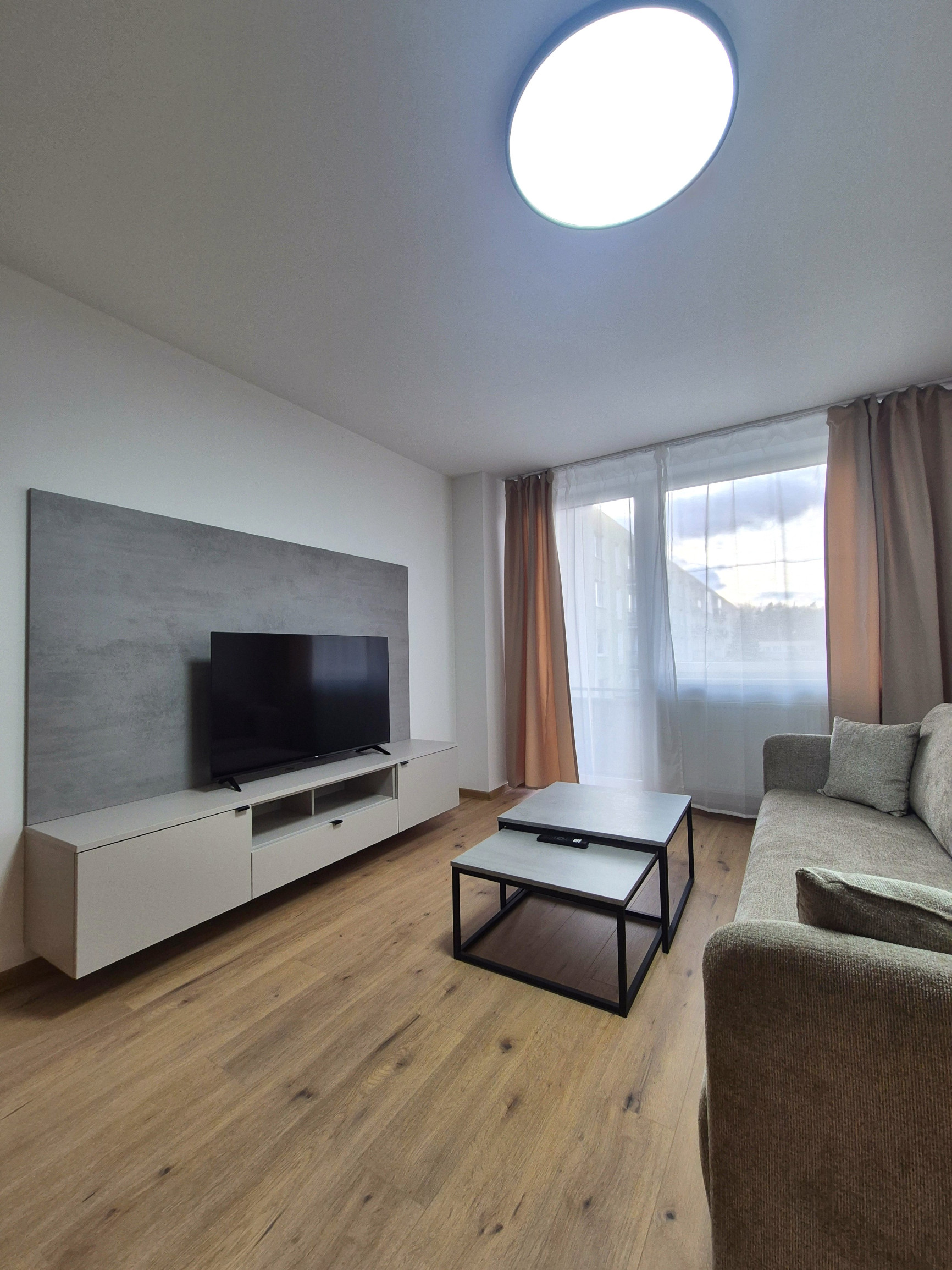 Dvojizbový kompletne zariadený byt v novostavbe v L.Hrádku