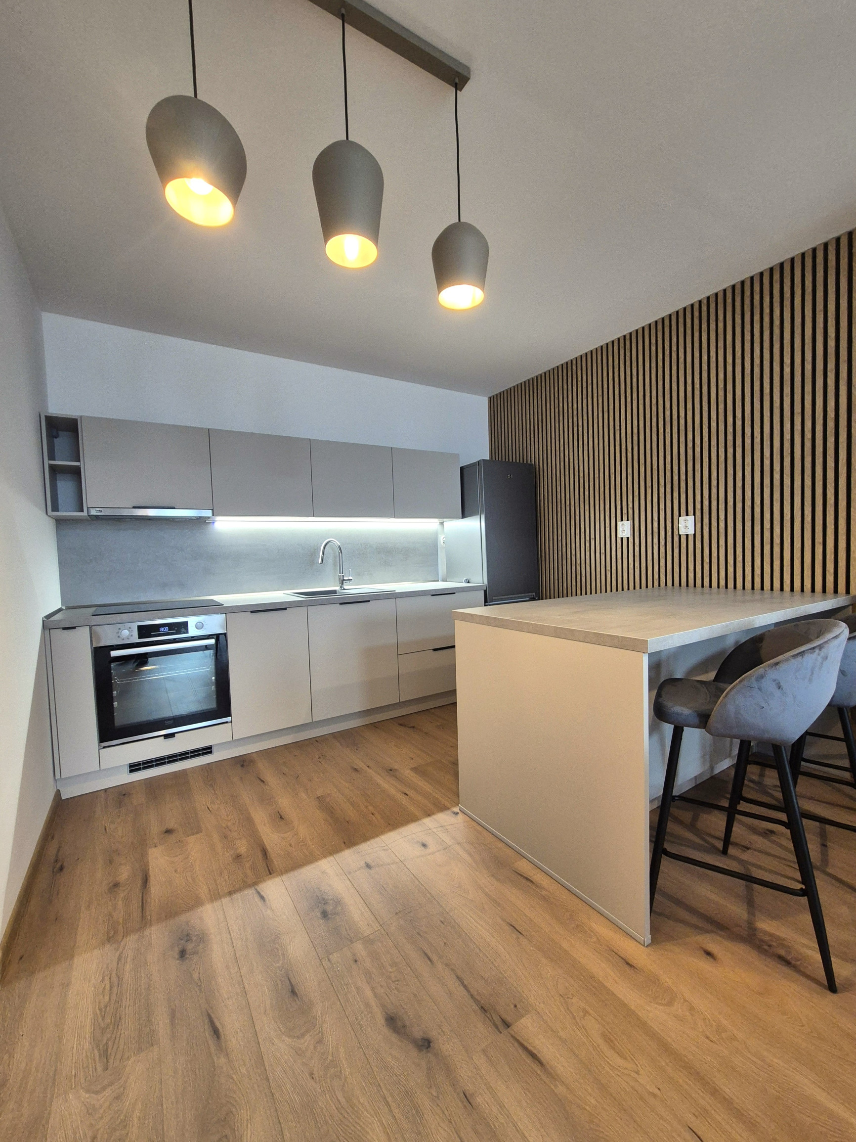 Dvojizbový kompletne zariadený byt v novostavbe v L.Hrádku