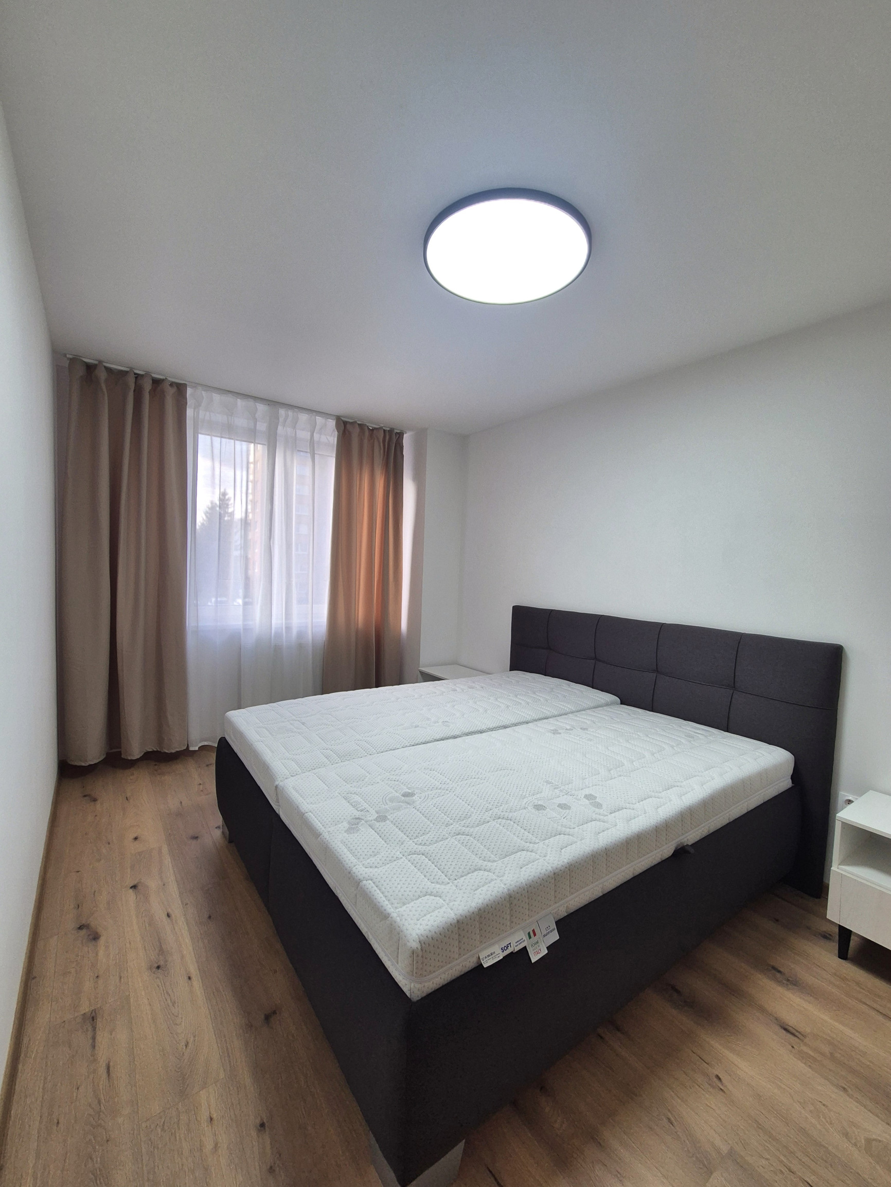 Dvojizbový kompletne zariadený byt v novostavbe v L.Hrádku