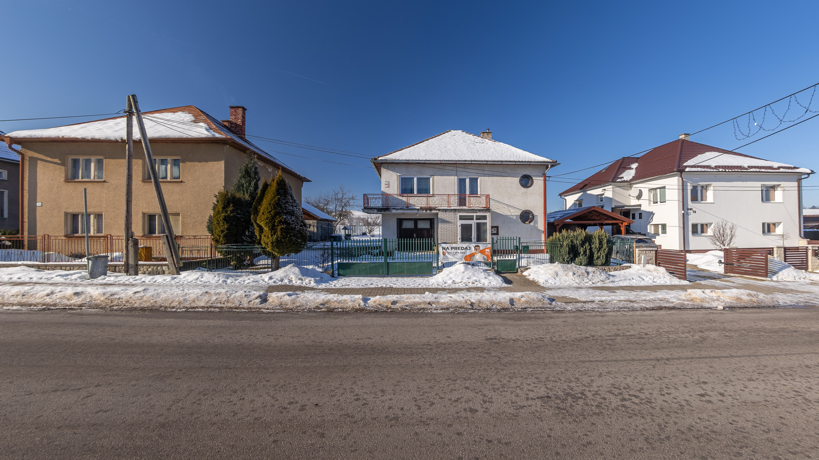 Rodinný Dom + veľký pozemok, výborná poloha /Liptovský Ján/