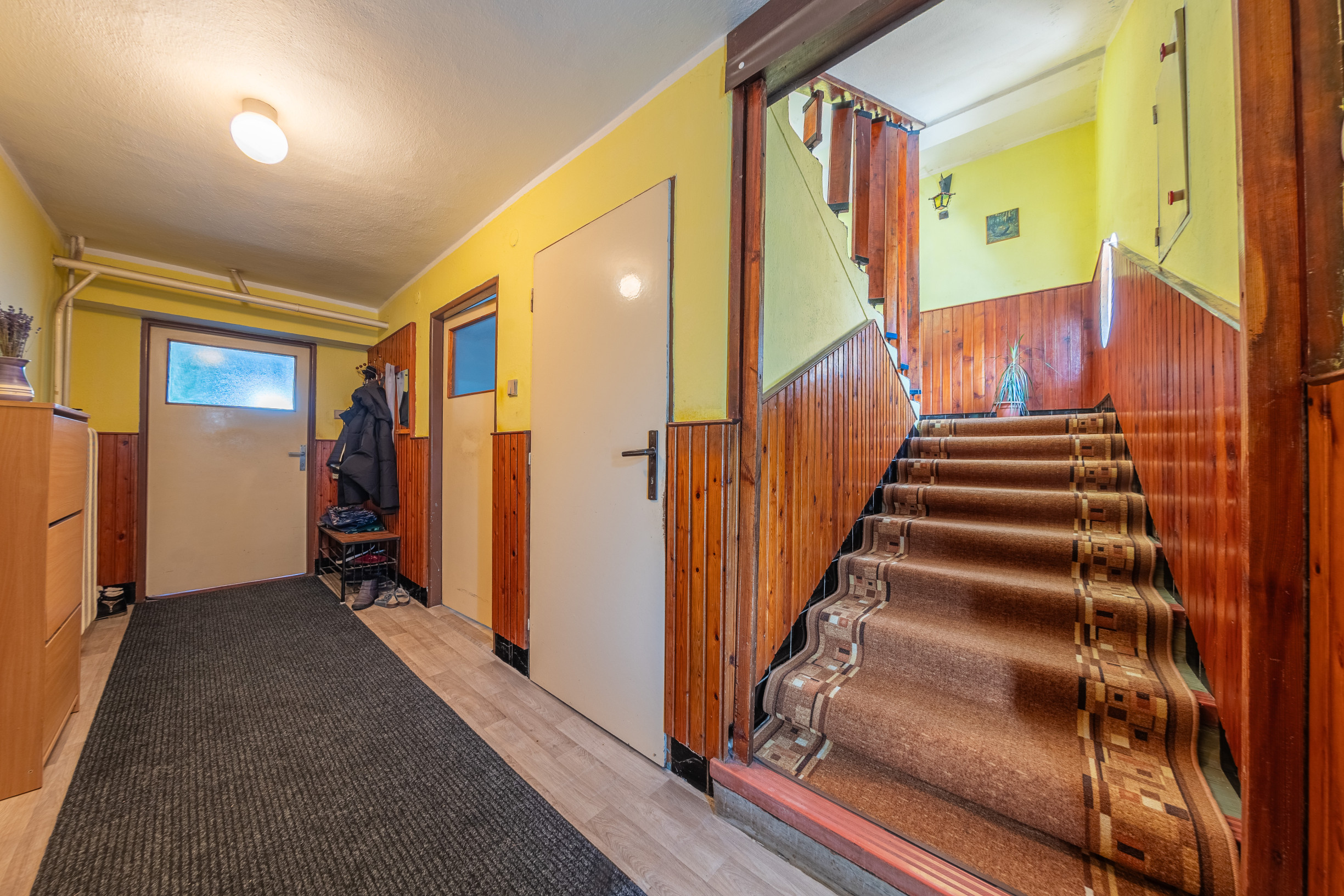 Rodinný Dom + veľký pozemok, výborná poloha /Liptovský Ján/