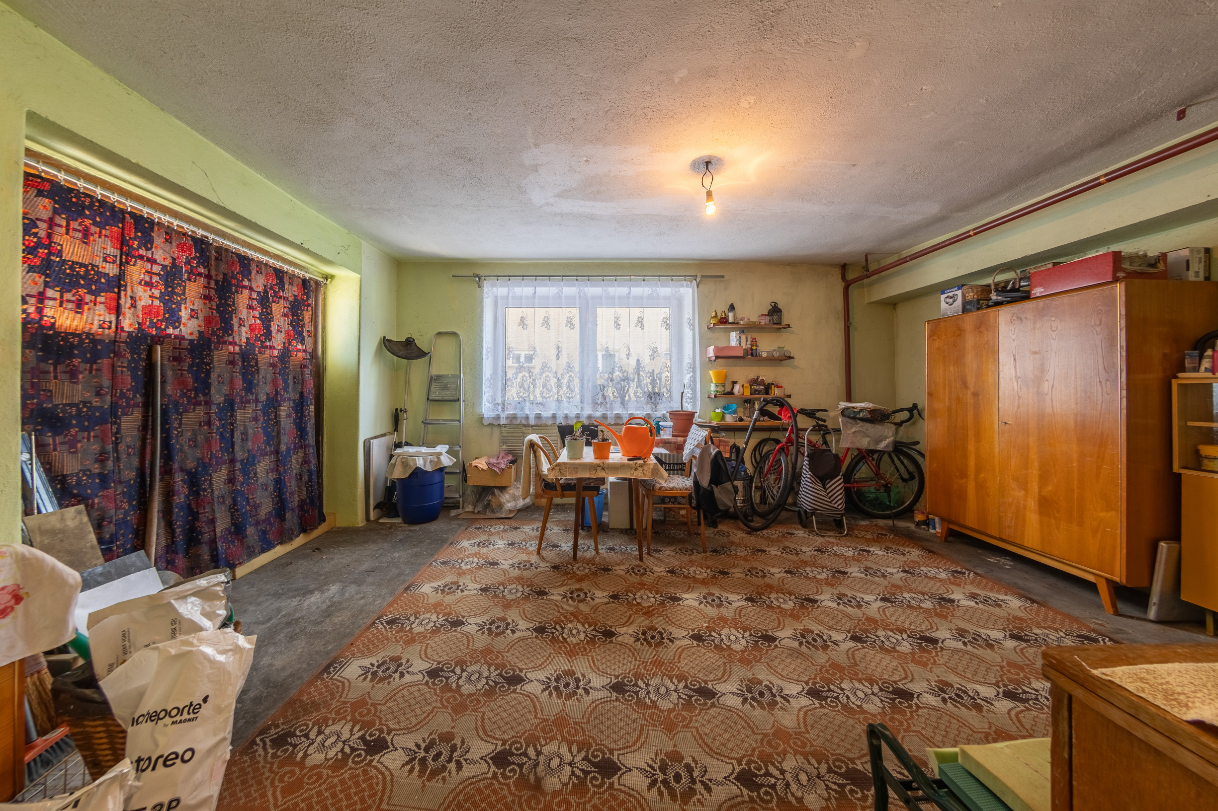 Rodinný Dom + veľký pozemok, výborná poloha /Liptovský Ján/