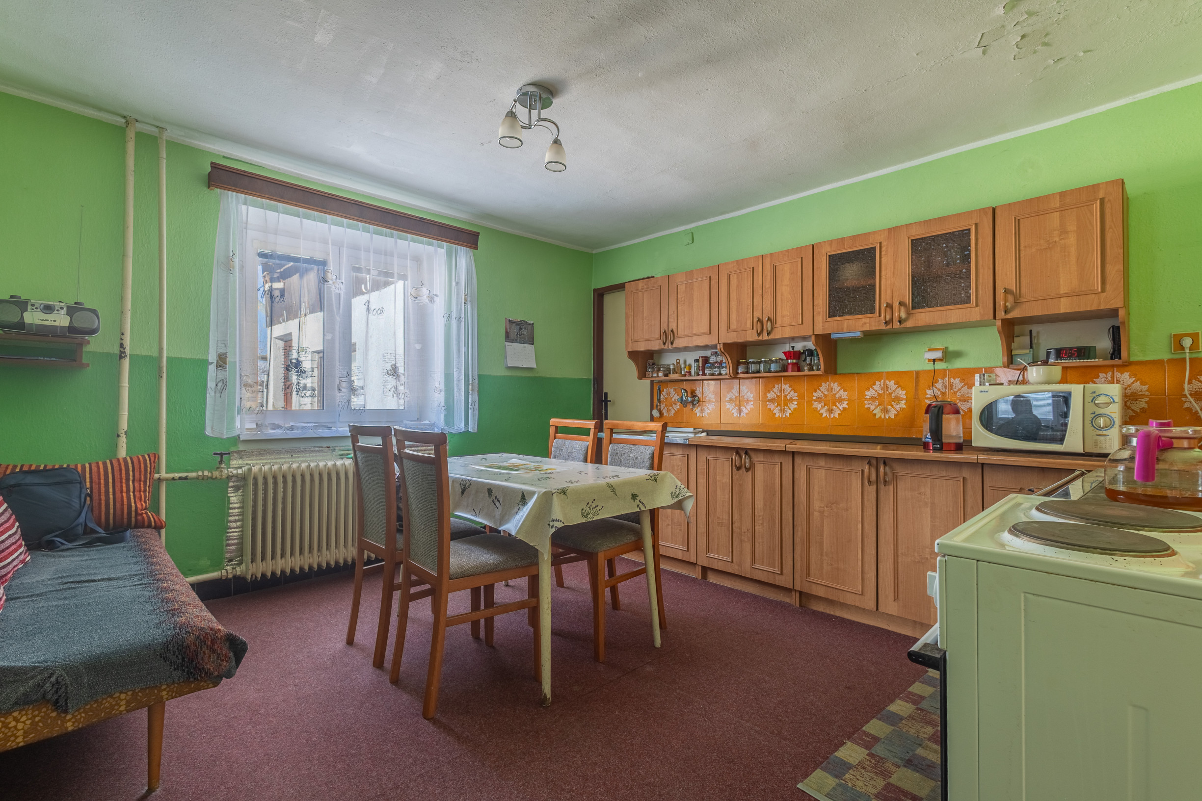 Rodinný Dom + veľký pozemok, výborná poloha /Liptovský Ján/