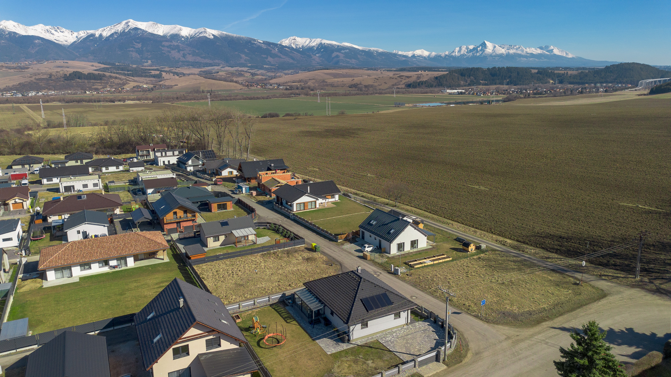 Pozemok s výhľadom na hory – cena len 120 €/m², Liptovský Mikuláš