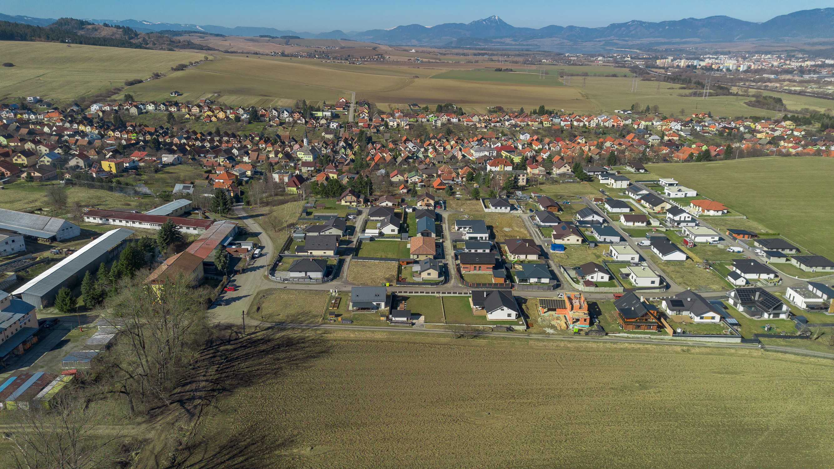 Pozemok s výhľadom na hory – cena len 120 €/m², Liptovský Mikuláš