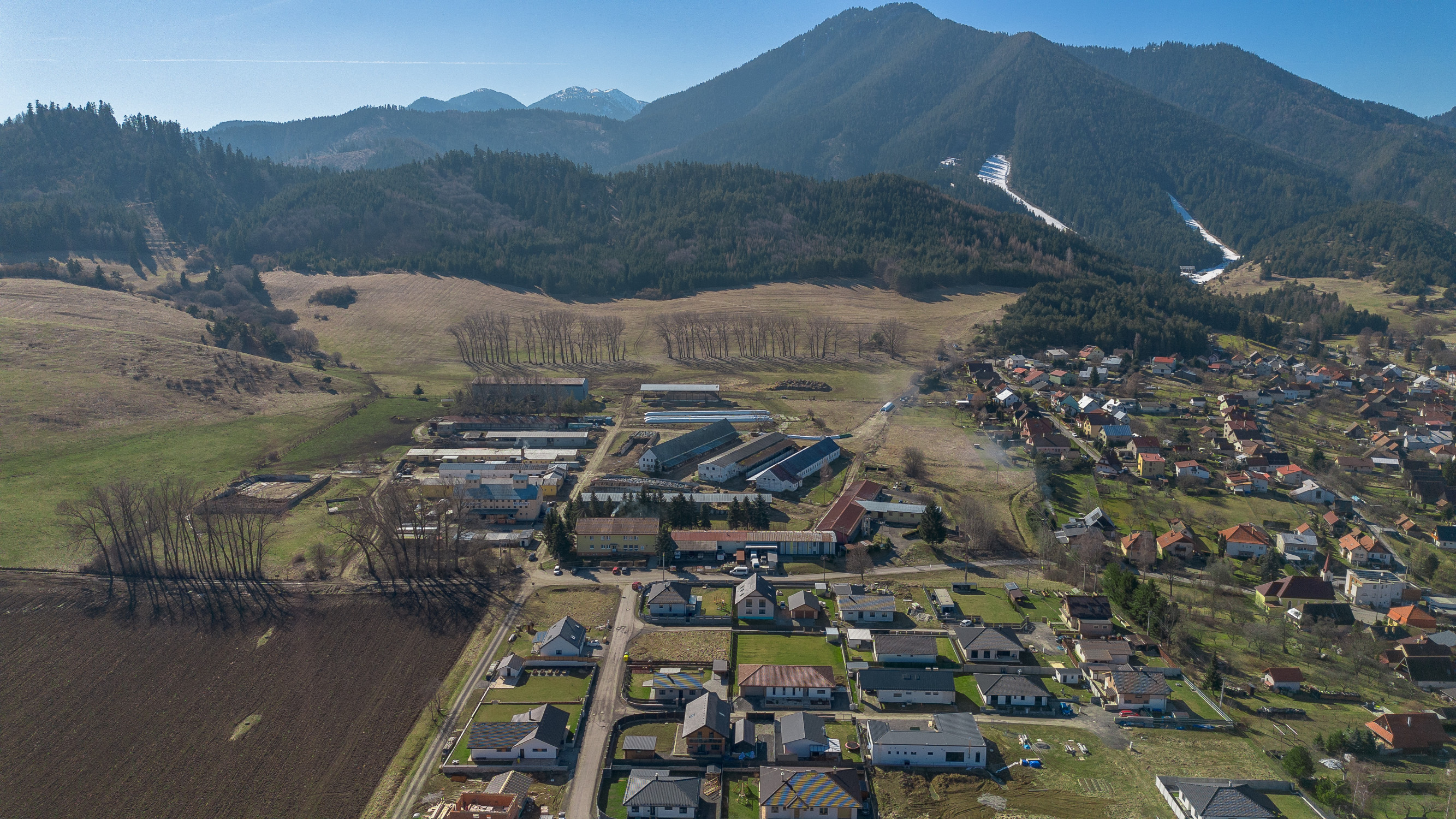 Pozemok s výhľadom na hory – cena len 120 €/m², Liptovský Mikuláš