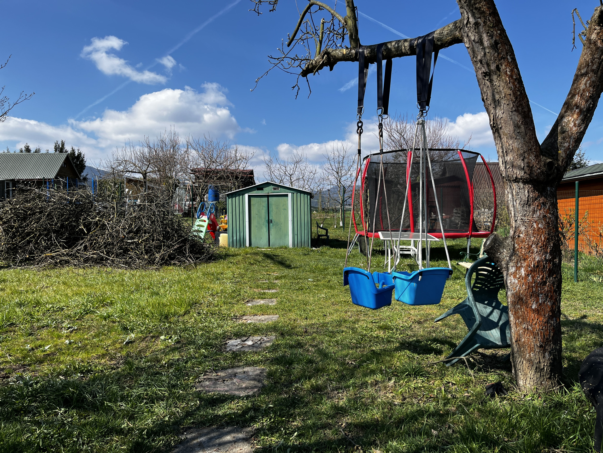 Na predaj upravená záhrada s elektrinou – Štiavnička