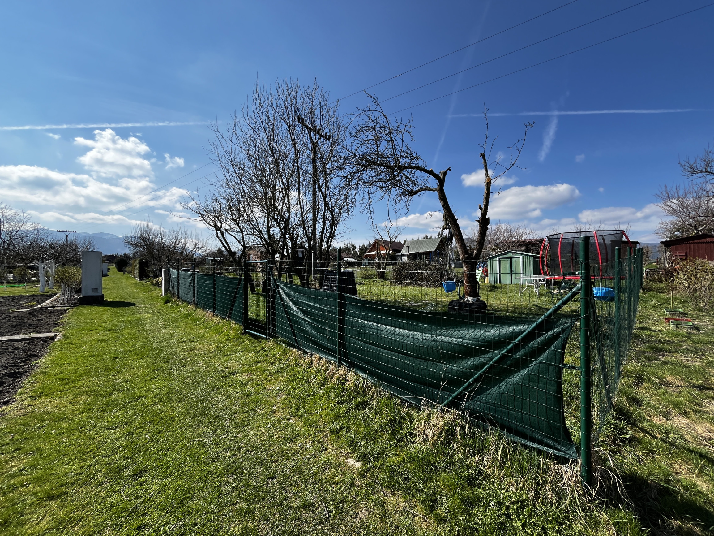 Na predaj upravená záhrada s elektrinou – Štiavnička