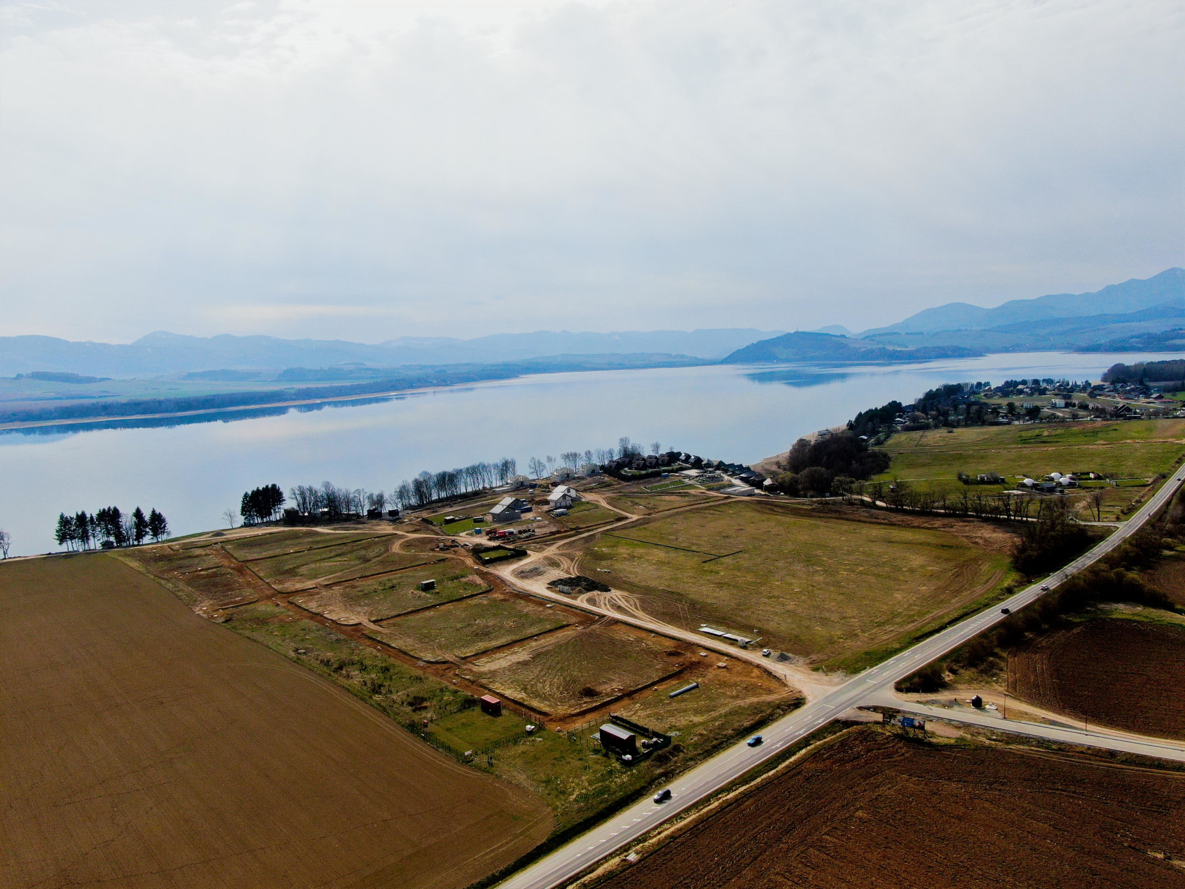 Slnečný stavebný pozemok s výhľadom na Tatry – Liptov