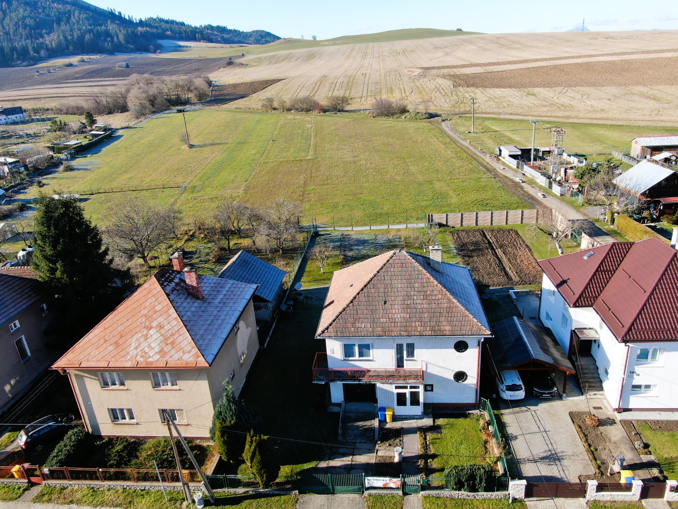 Rodinný Dom + veľký pozemok, výborná poloha /Liptovský Ján/