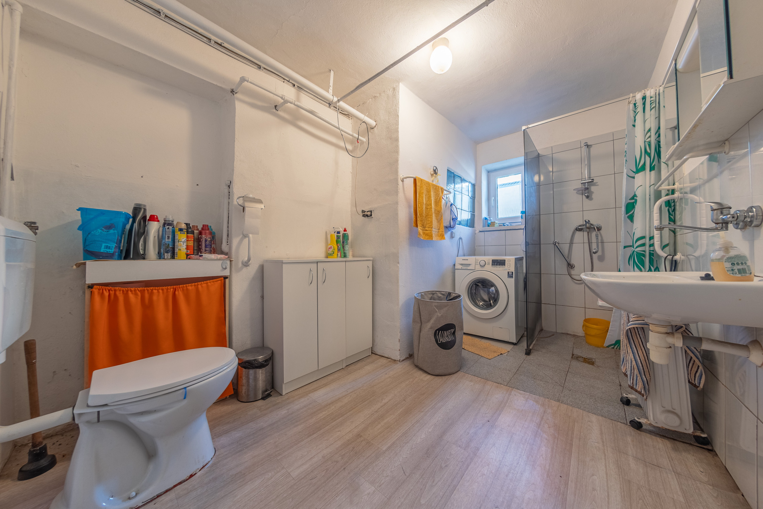 Rodinný Dom + veľký pozemok, výborná poloha /Liptovský Ján/