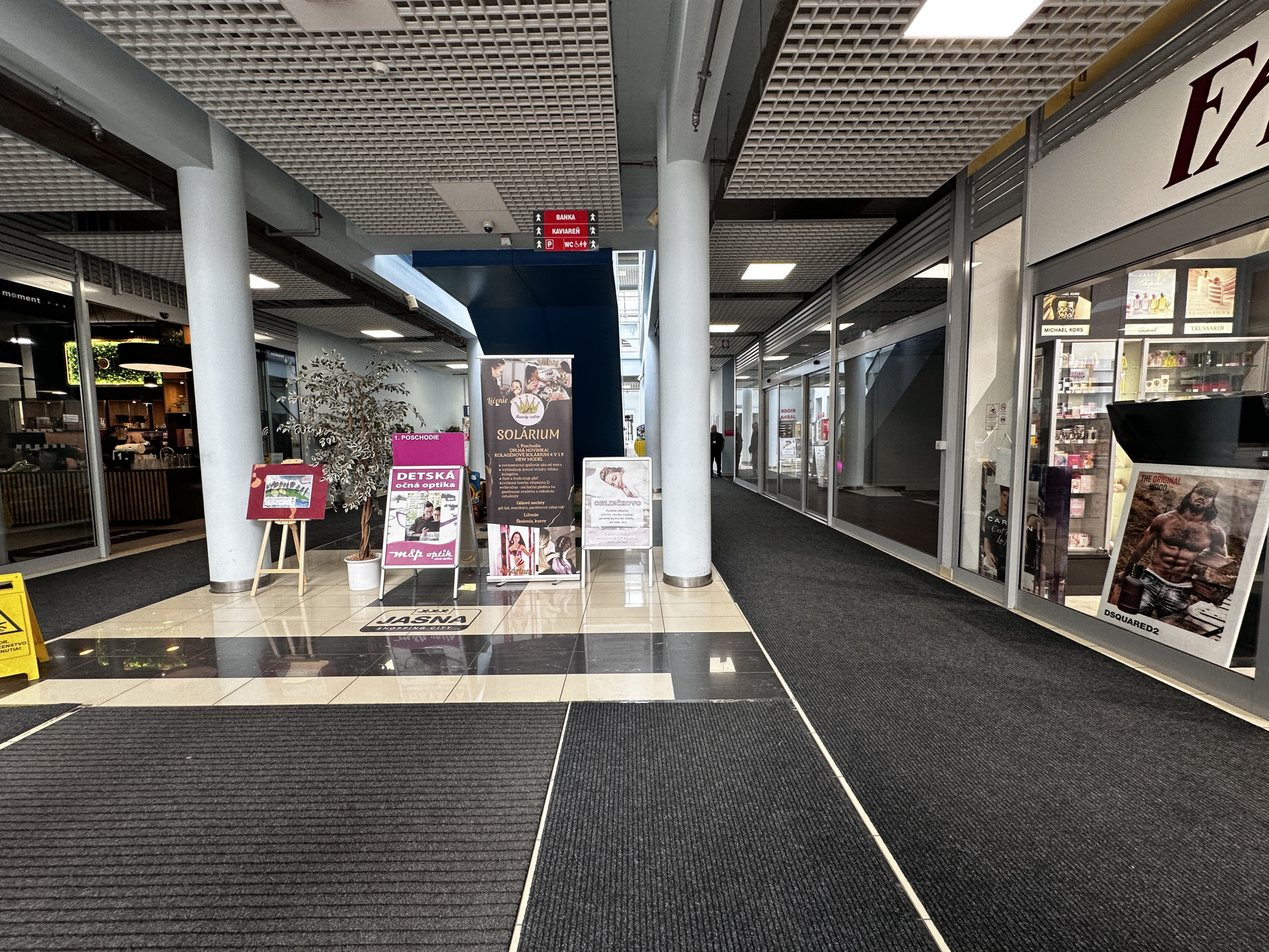 Top lokalita – obchodný priestor na Prenájom v OC Jasná