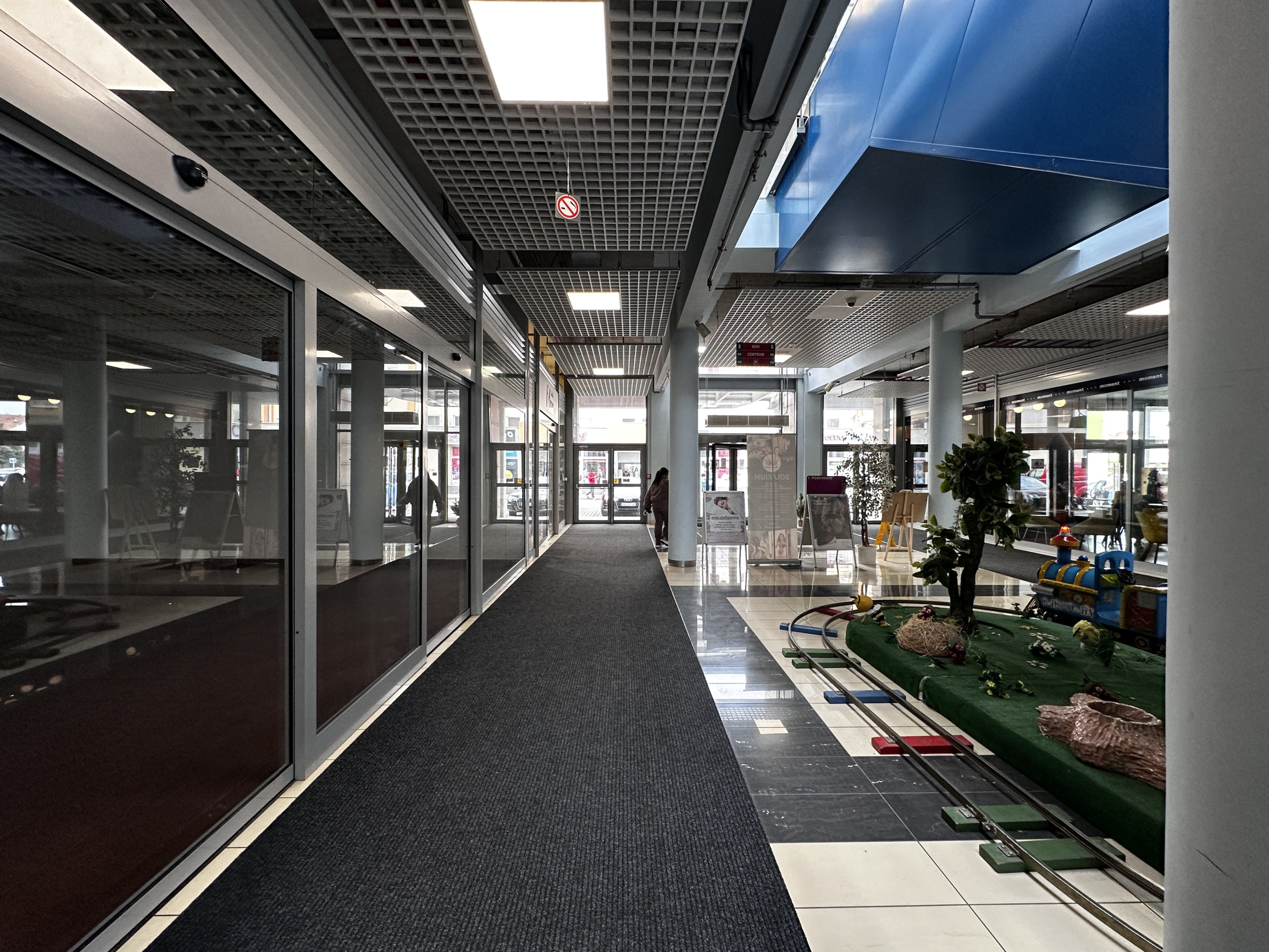 Top lokalita – obchodný priestor na Prenájom v OC Jasná