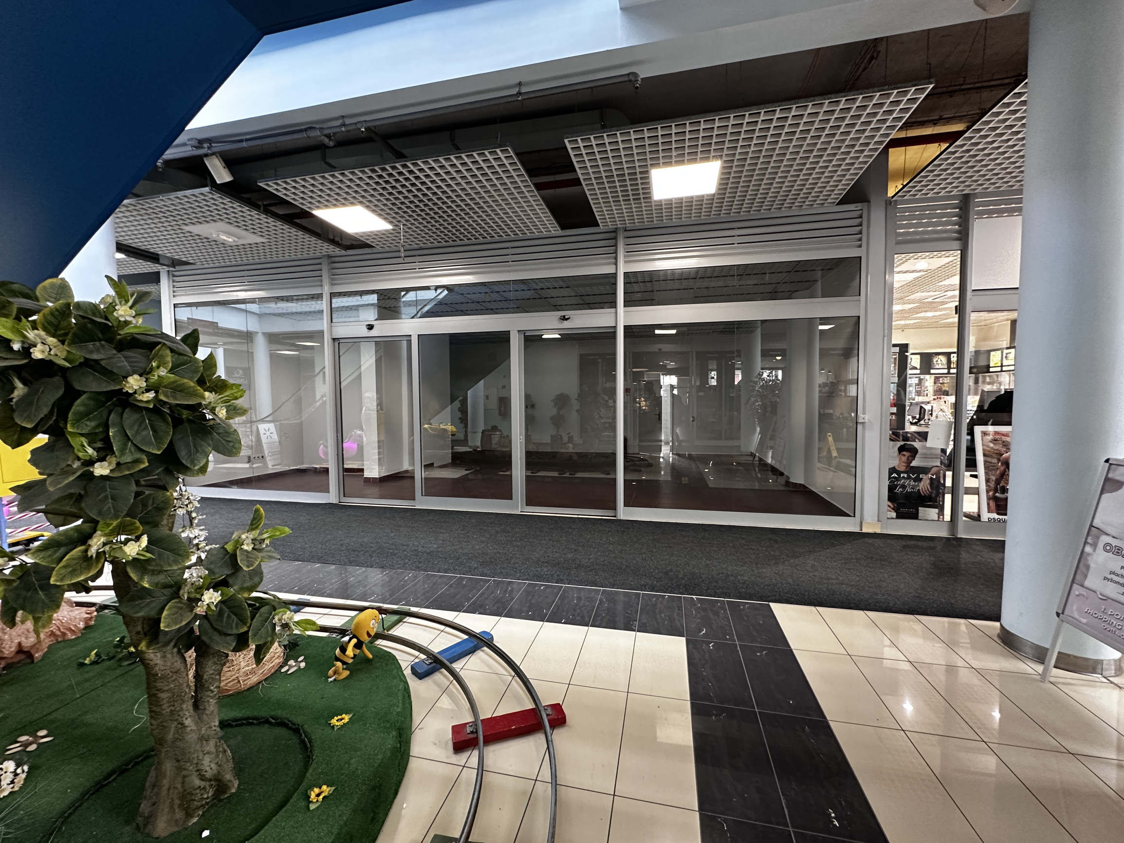 Top lokalita – obchodný priestor na Prenájom v OC Jasná