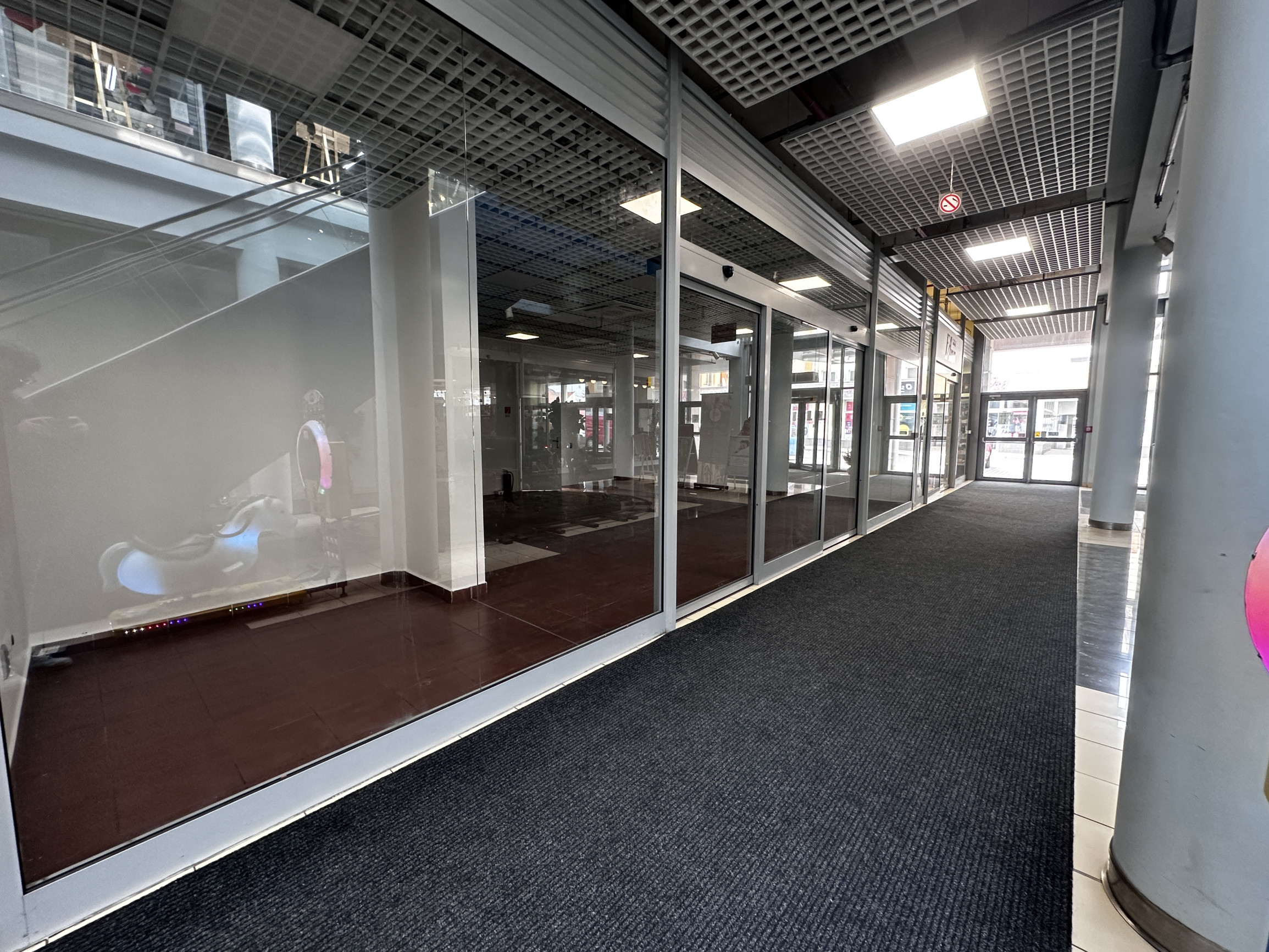 Top lokalita – obchodný priestor na Prenájom v OC Jasná