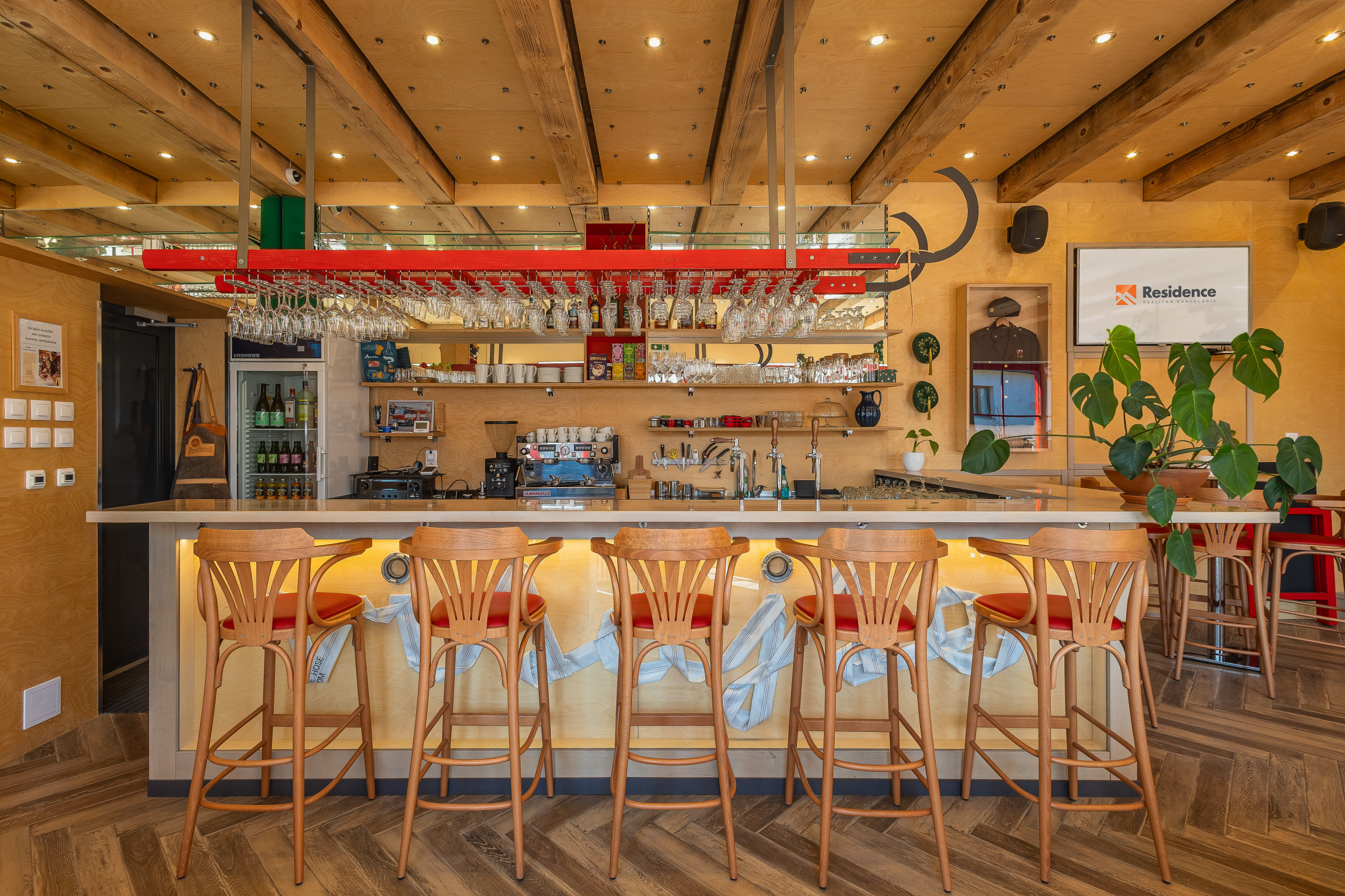 Štýlové bývanie – Unikátny rodinný dom s vežou, aký nemá nikto