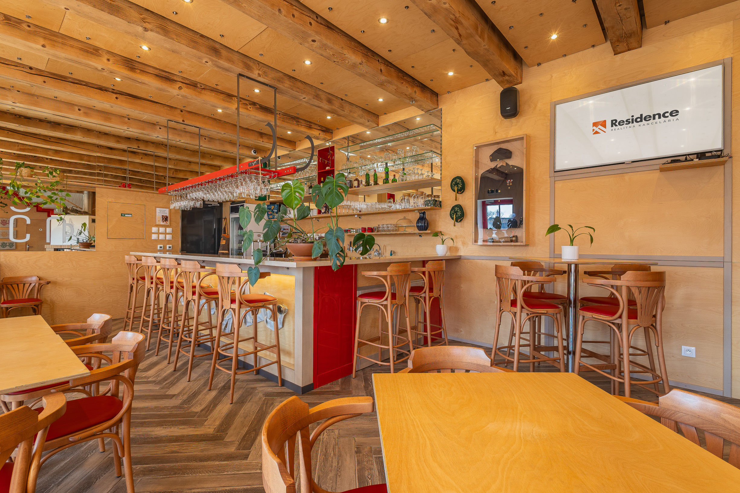 Štýlové bývanie – Unikátny rodinný dom s vežou, aký nemá nikto