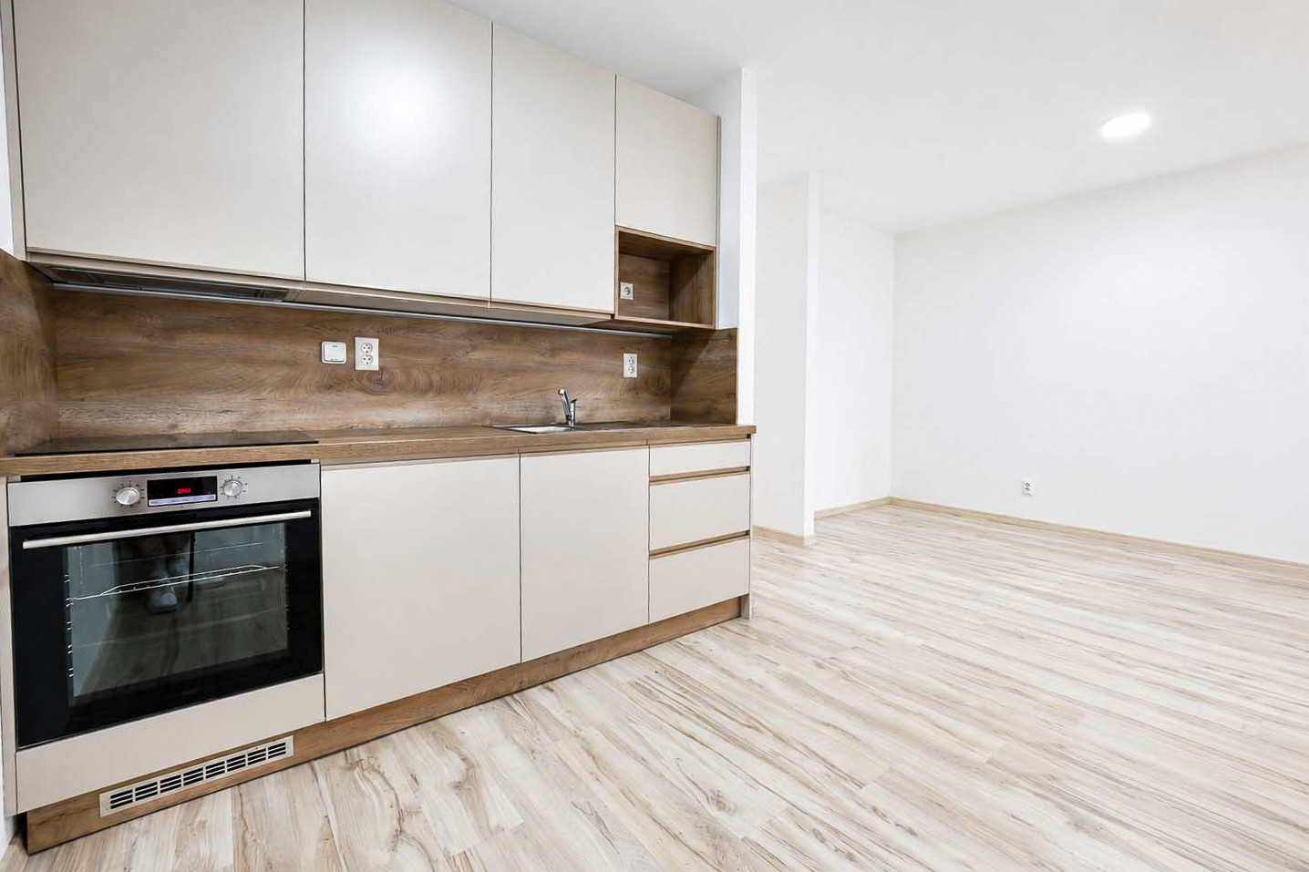 Moderný 2 izbový apartmán s terasou a nízkymi nákladmi v Liptovskom Mikuláši