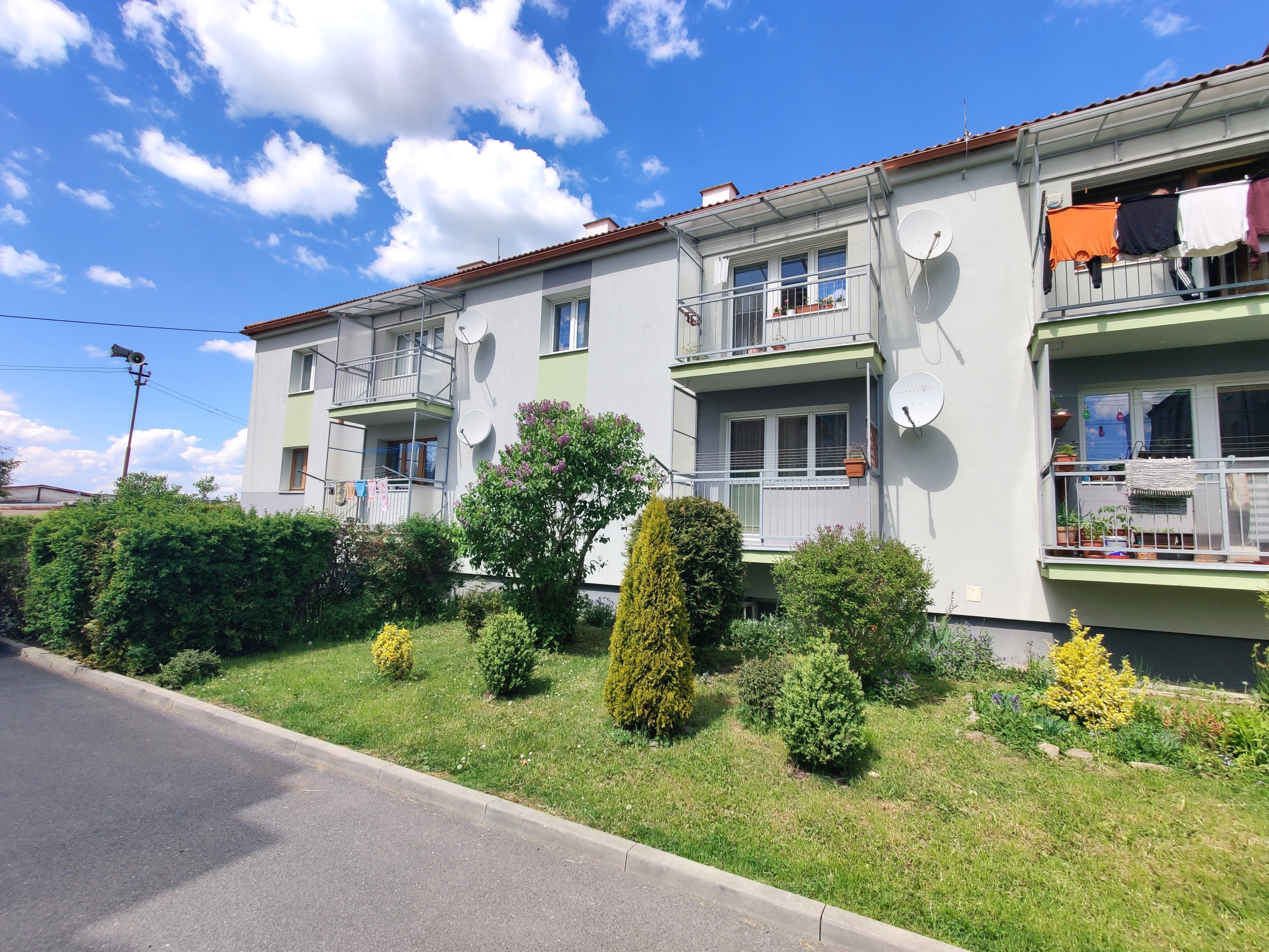 2-IZBOVÝ BYT S BALKÓNOM a GARÁŽOU – LIPTOVSKÝ PETER