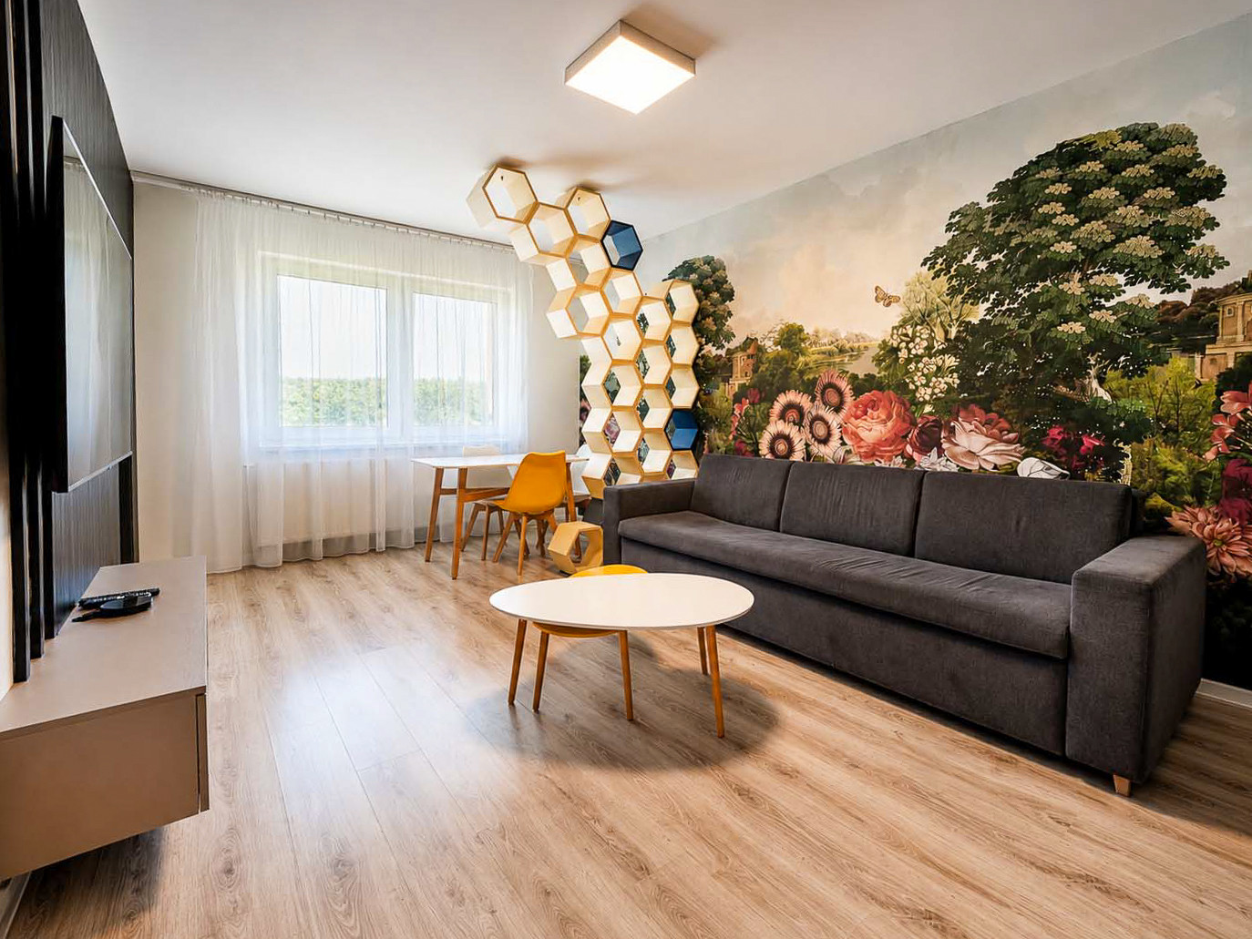 MODERNÝ 2-IZBOVÝ BYT S PARKOVACÍM MIESTOM V CENTRE LIPTOVSKÉHO MIKULÁŠA