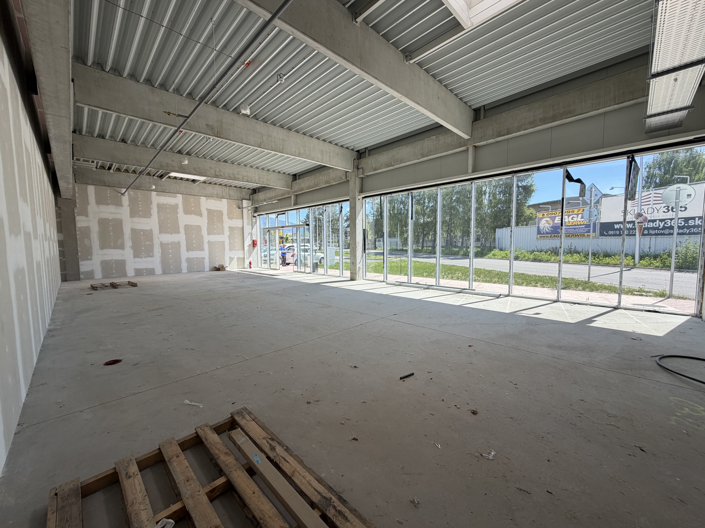 Moderný obchodný priestor 175,8 m² na prenájom – OC Point, Liptovský Mikuláš