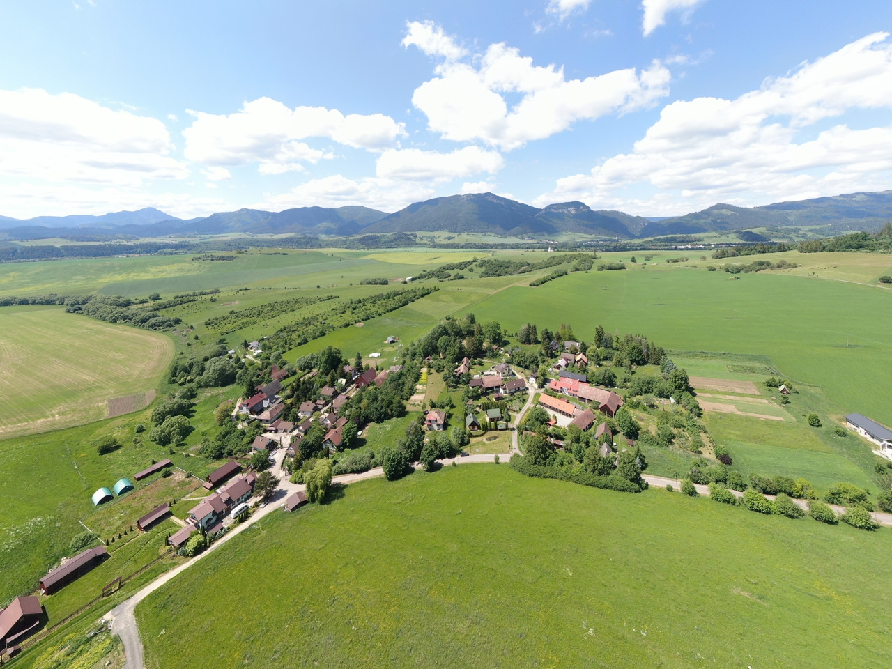 Stavebný pozemok 8043 m² pri Liptovskom Trnovci