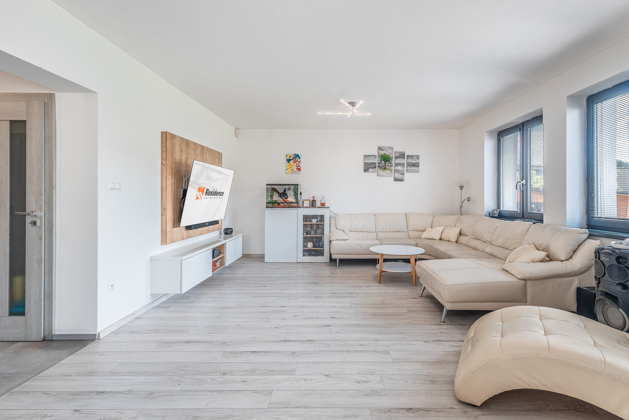 Family house in a quiet area of Dovalovo with a stream