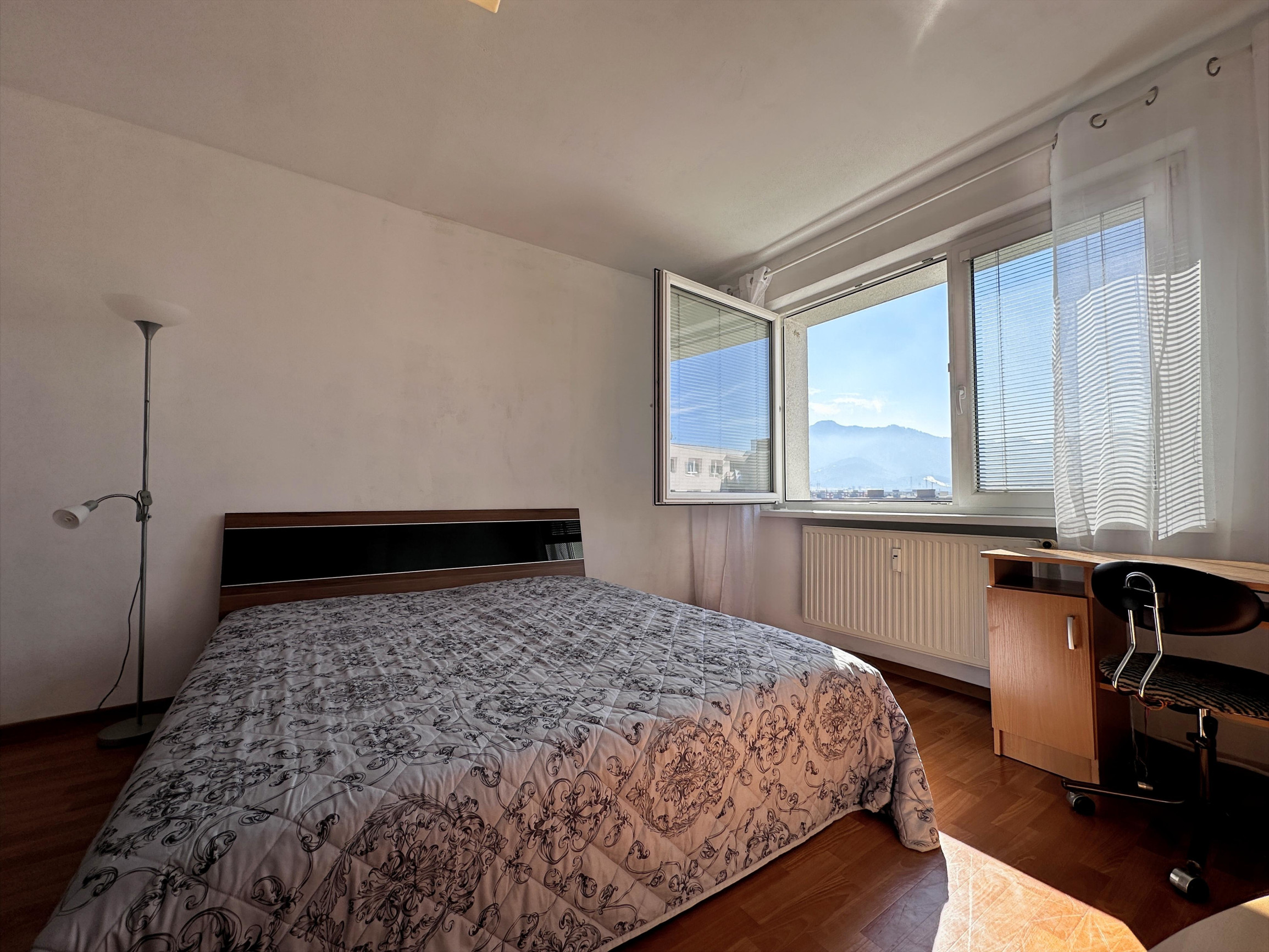 Prenájom priestranný 4-izbový byt s výmerou 79,8 m² centrum