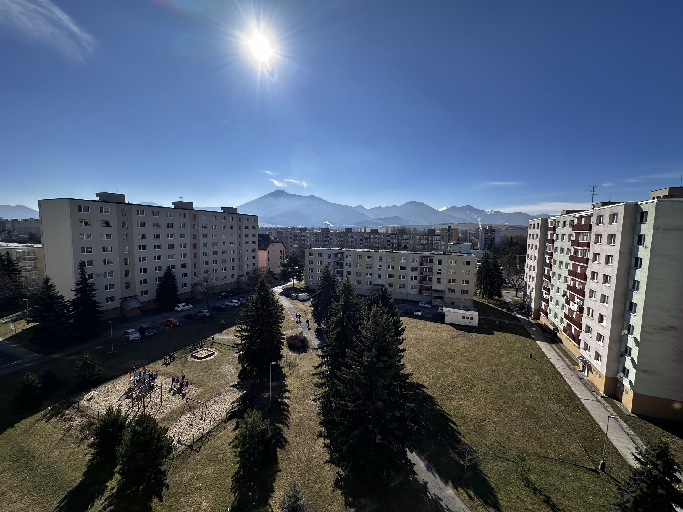Prenájom priestranný 4-izbový byt s výmerou 79,8 m² centrum
