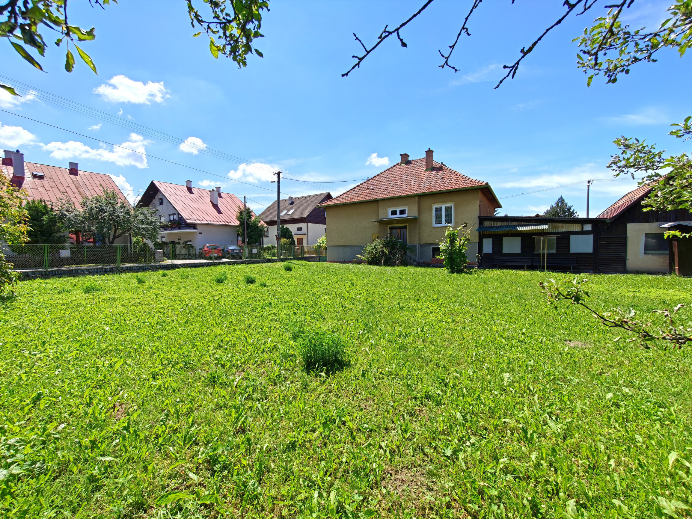 RD s pozemkom 1099m² v Demänovej – skvelá investícia