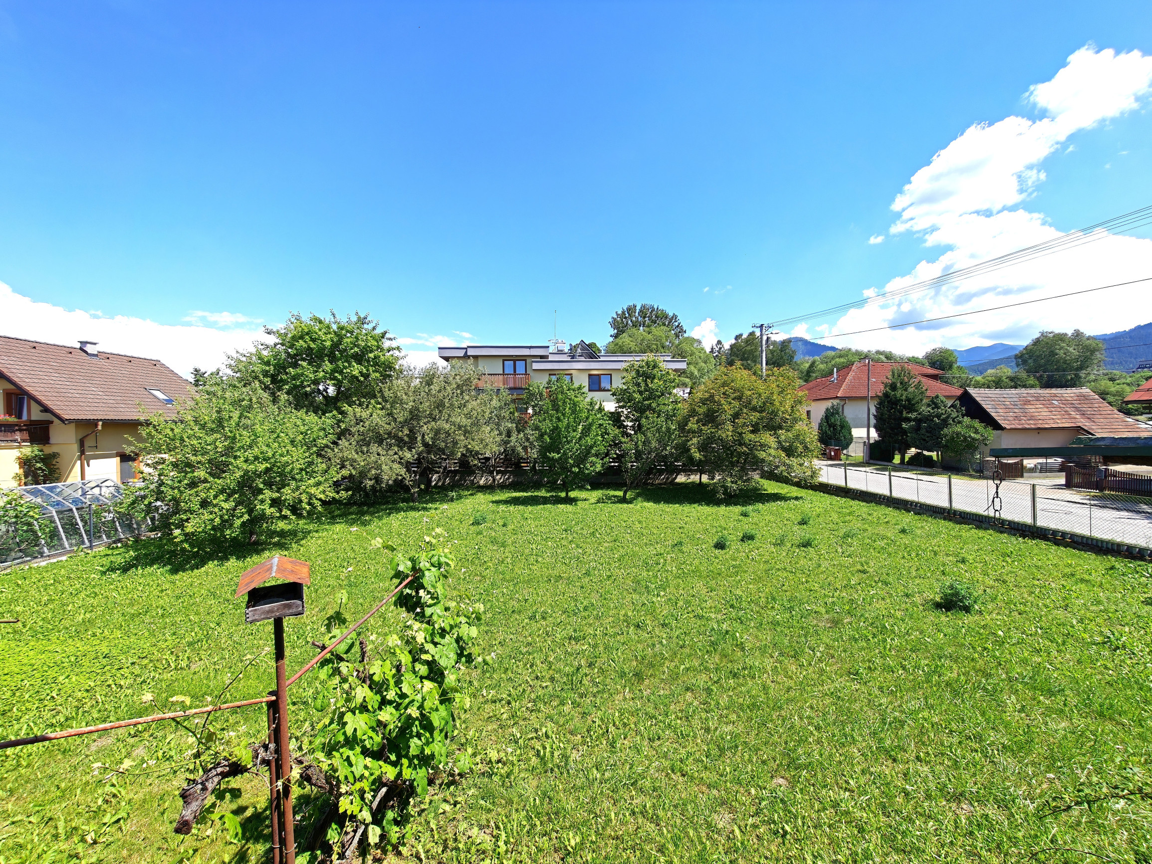 RD s pozemkom 1099m² v Demänovej – skvelá investícia