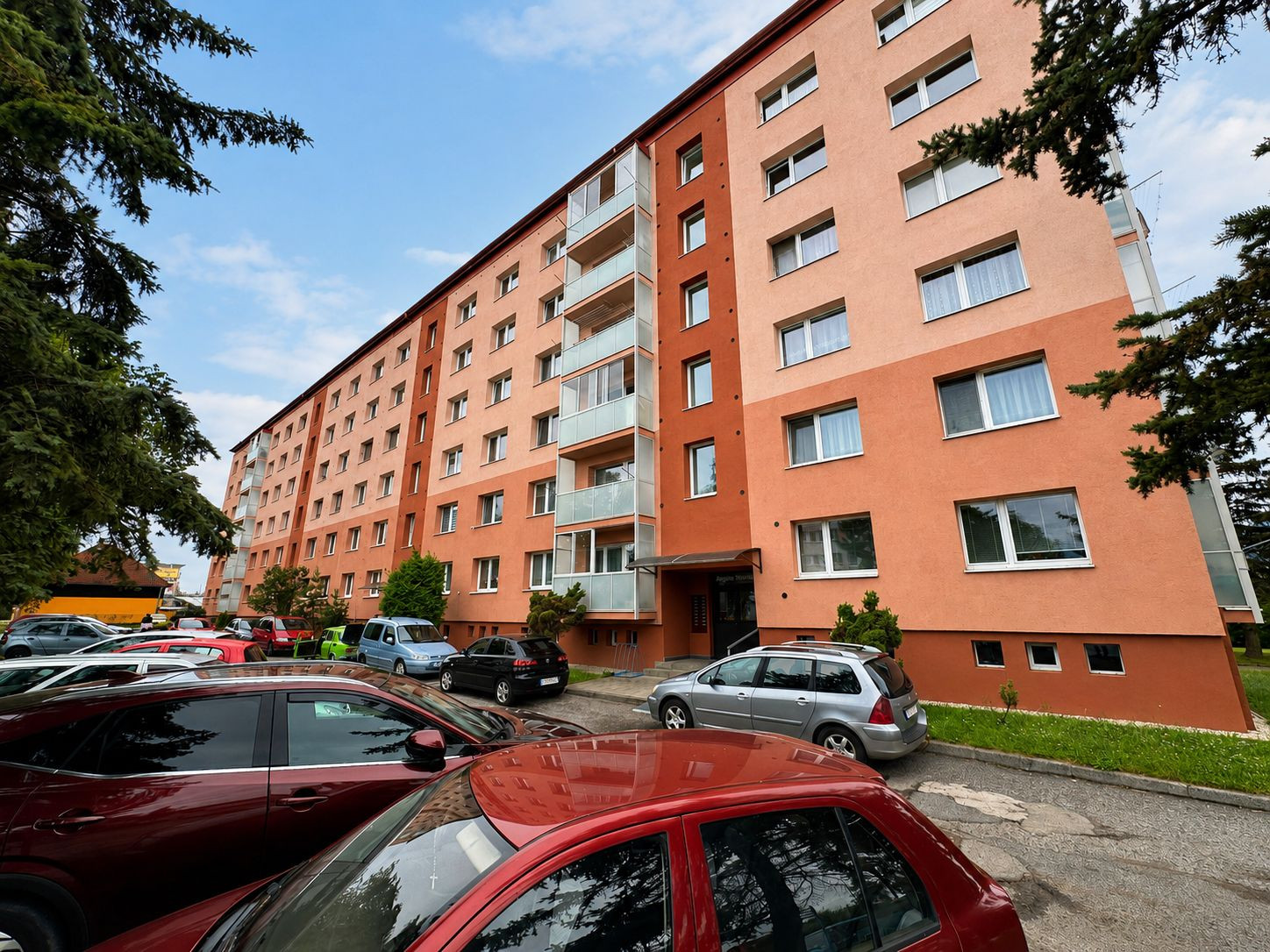 NA PREDAJ 4-izbový byt s balkónom, Liptovský Mikuláš – 77 m²