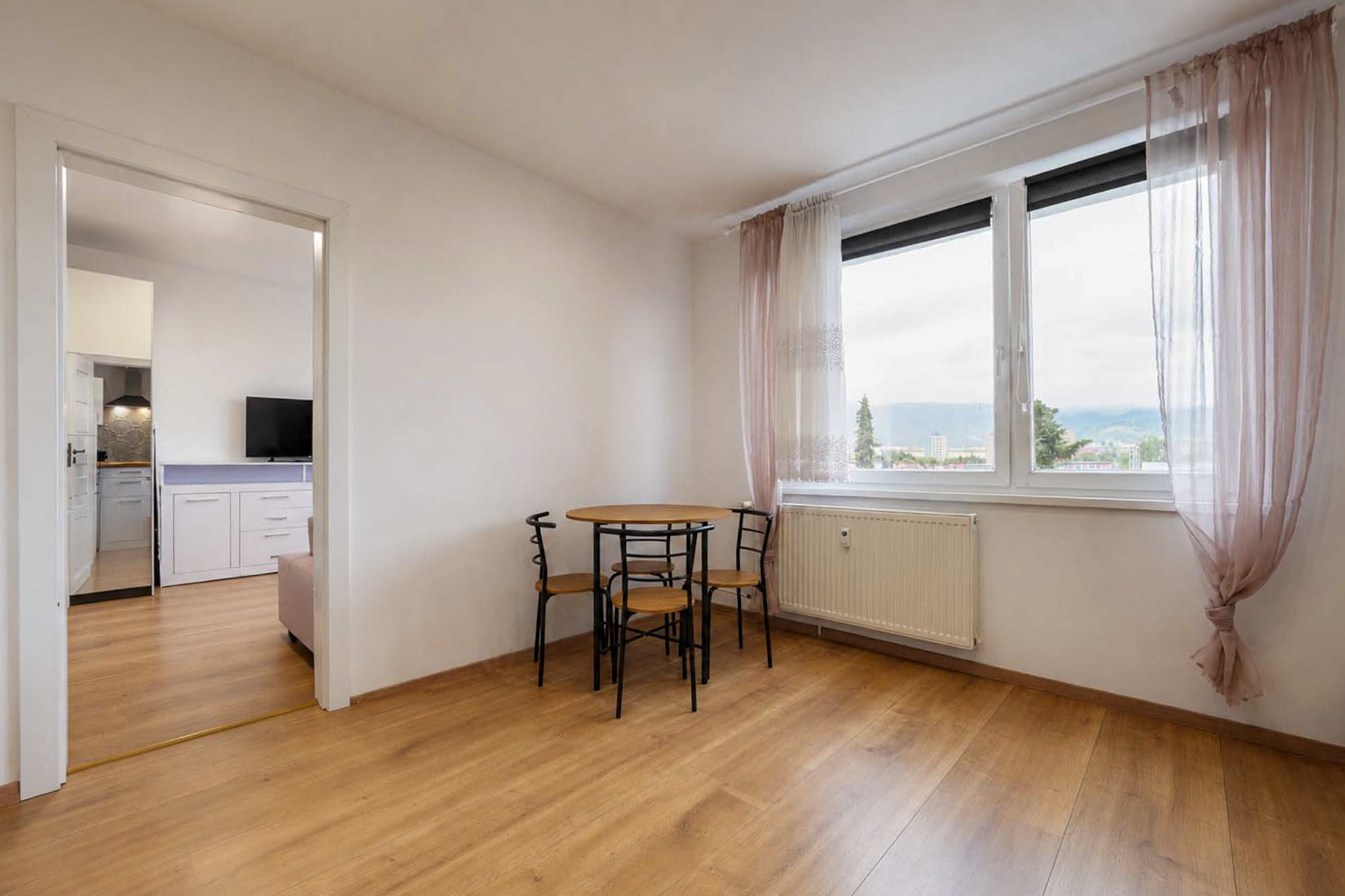 NA PREDAJ Moderný 1-izbový byt v centre Liptovského Mikuláša