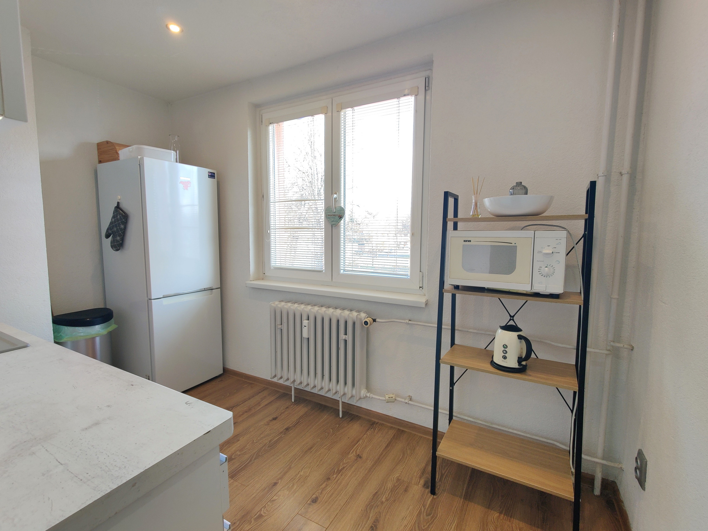MODERN & FULLY RENOVATED 2-ROOM APARTMENT FOR RENT