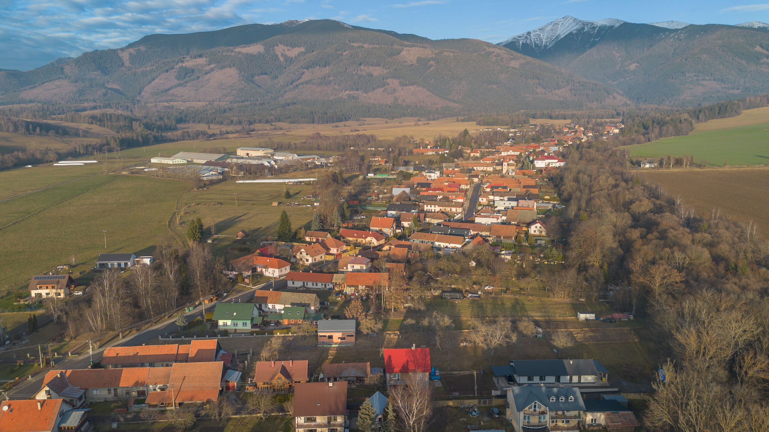 EXKLUZÍVNE | Veľkorysý stavebný pozemok 2 152 m² v obci Žiar