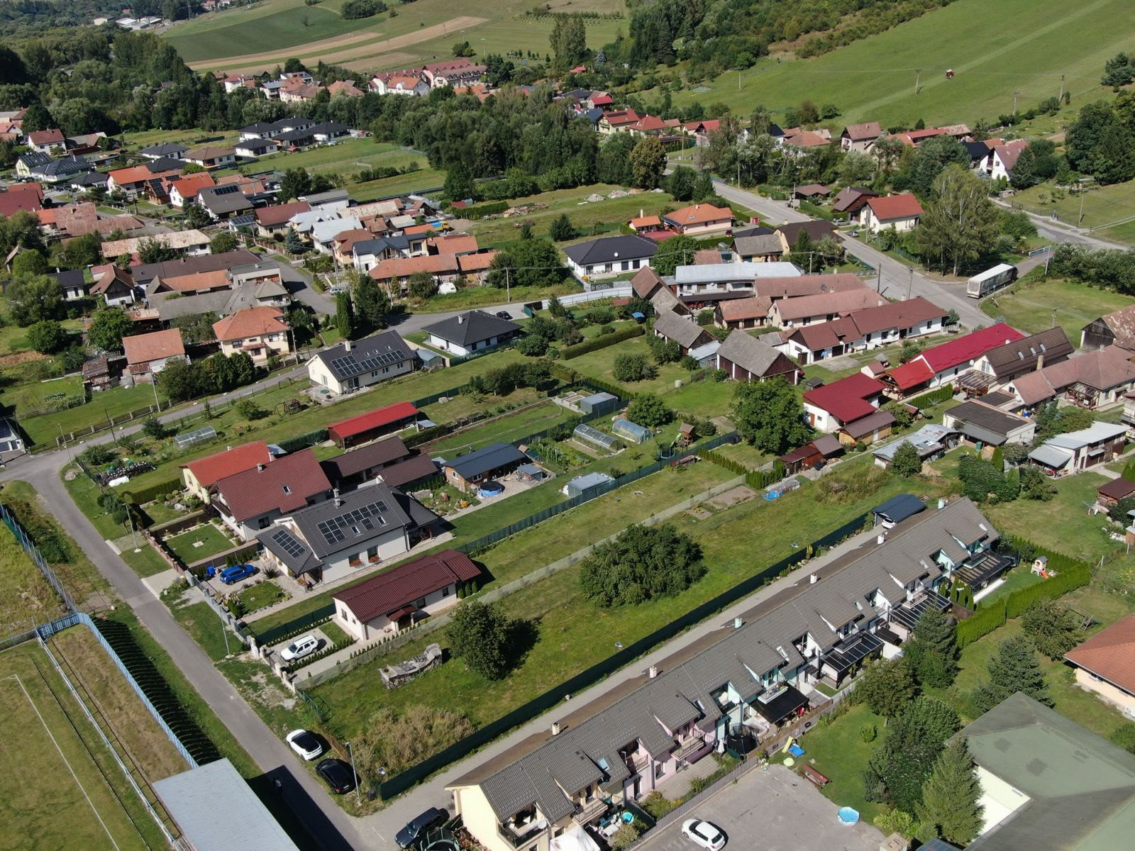 Stavebný pozemok pre rodinný dom v obci Svätý Kríž (1 013 m²)