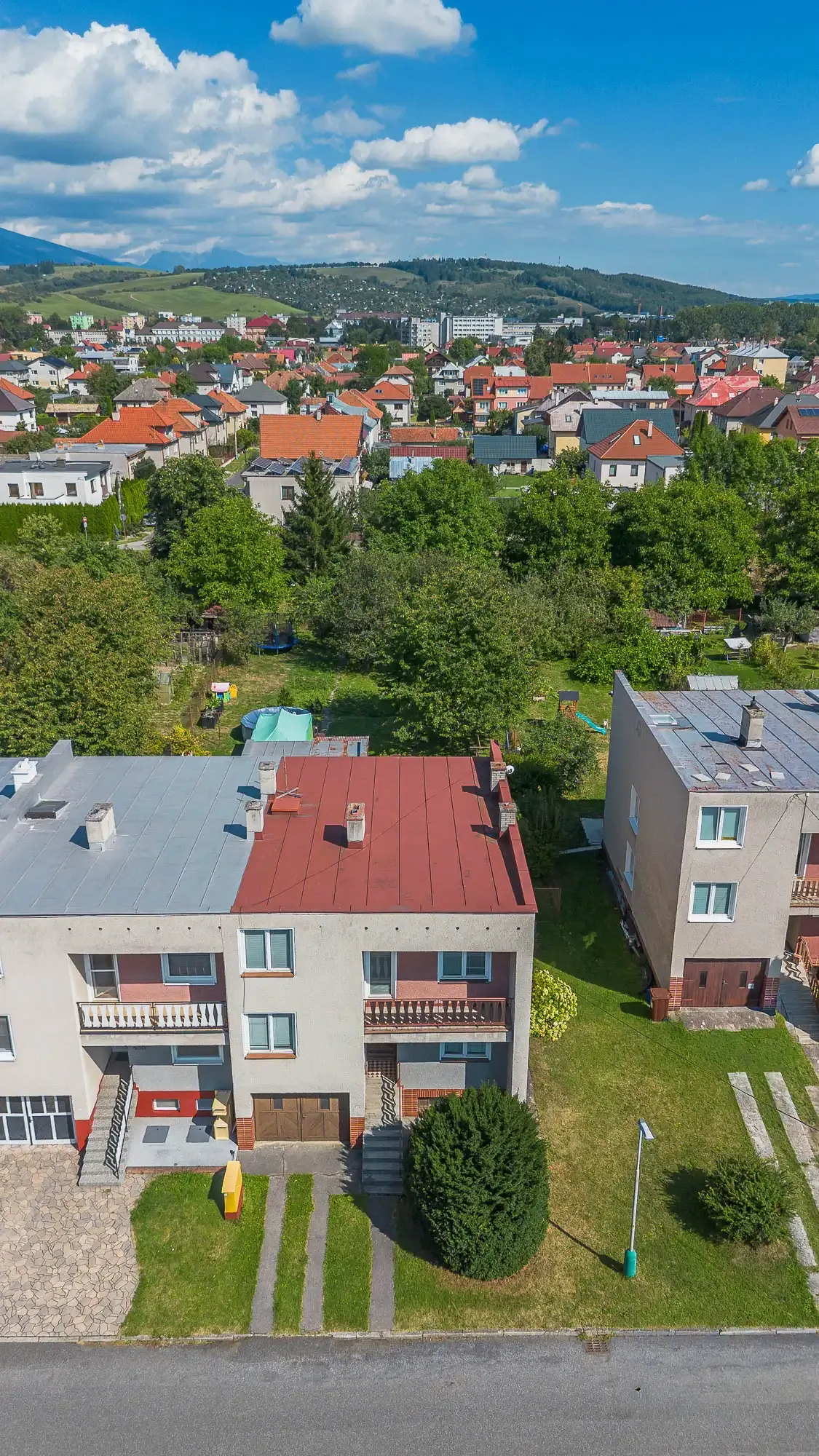 Priestranný 6-izbový rodinný dom v Palúdzke na predaj – výborná lokalita pri Demänovke