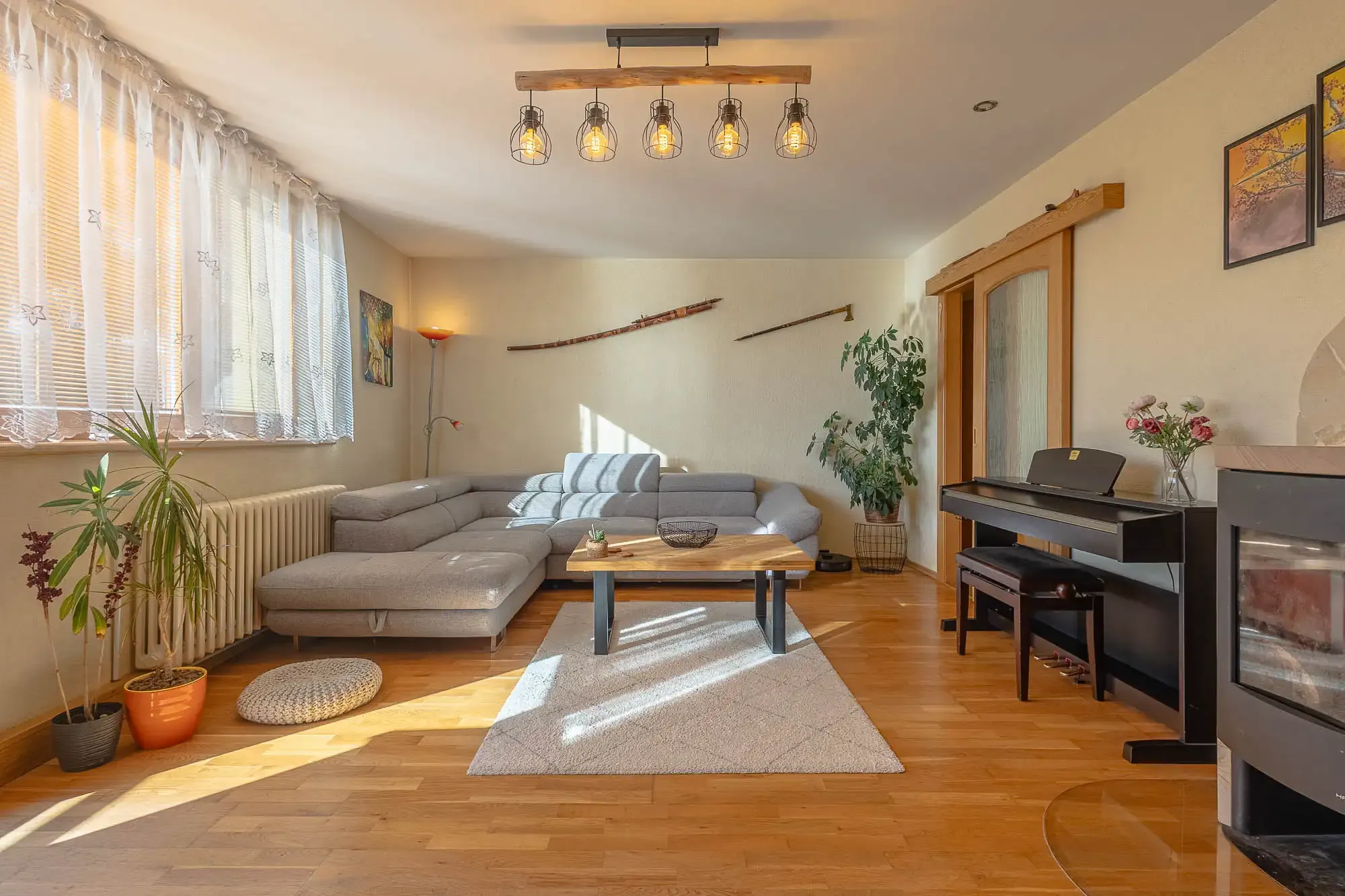 Výnimočný, veľký a slnečný 3-izbový byt s pieckou a dvoma balkónmi – Demänová
